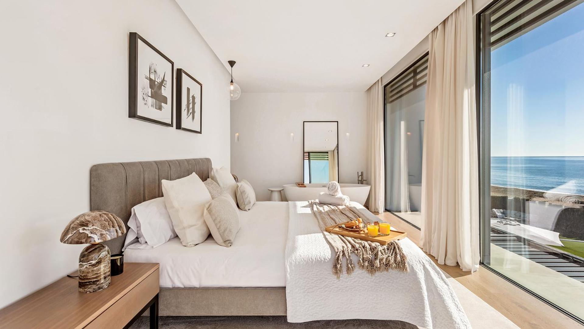 VACATION MARBELLA I Villa Imare Waterfront, Beachfront Villa, Rooftop Jacuzzi, Indoor Spa