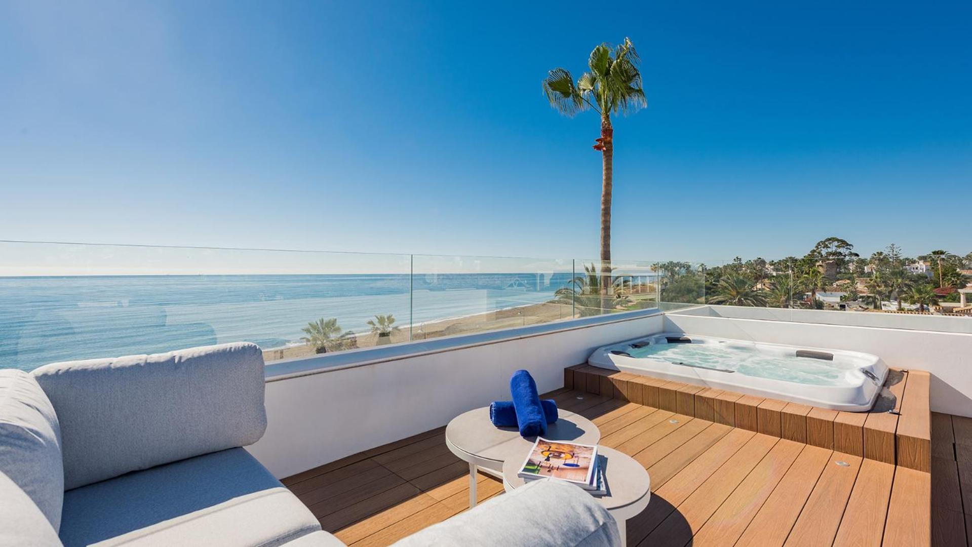 VACATION MARBELLA I Villa Imare Waterfront, Beachfront Villa, Rooftop Jacuzzi, Indoor Spa