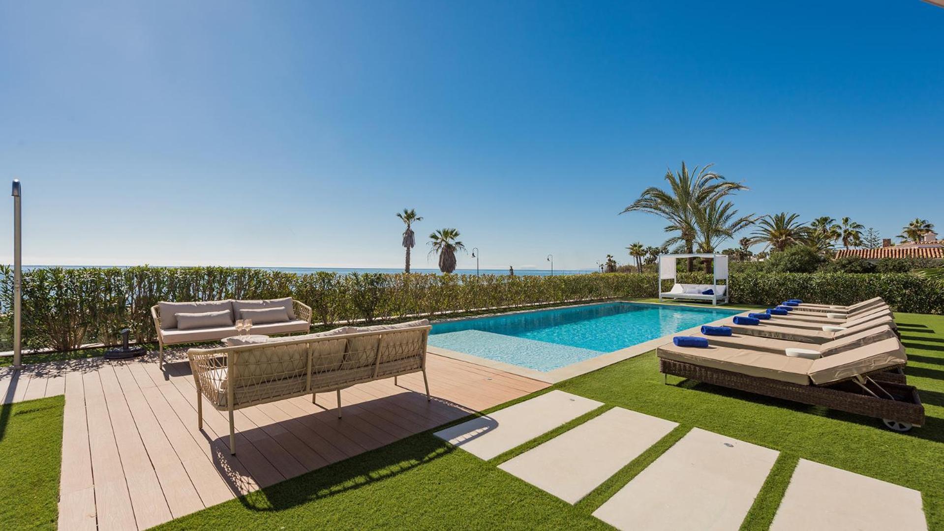 VACATION MARBELLA I Villa Imare Waterfront, Beachfront Villa, Rooftop Jacuzzi, Indoor Spa
