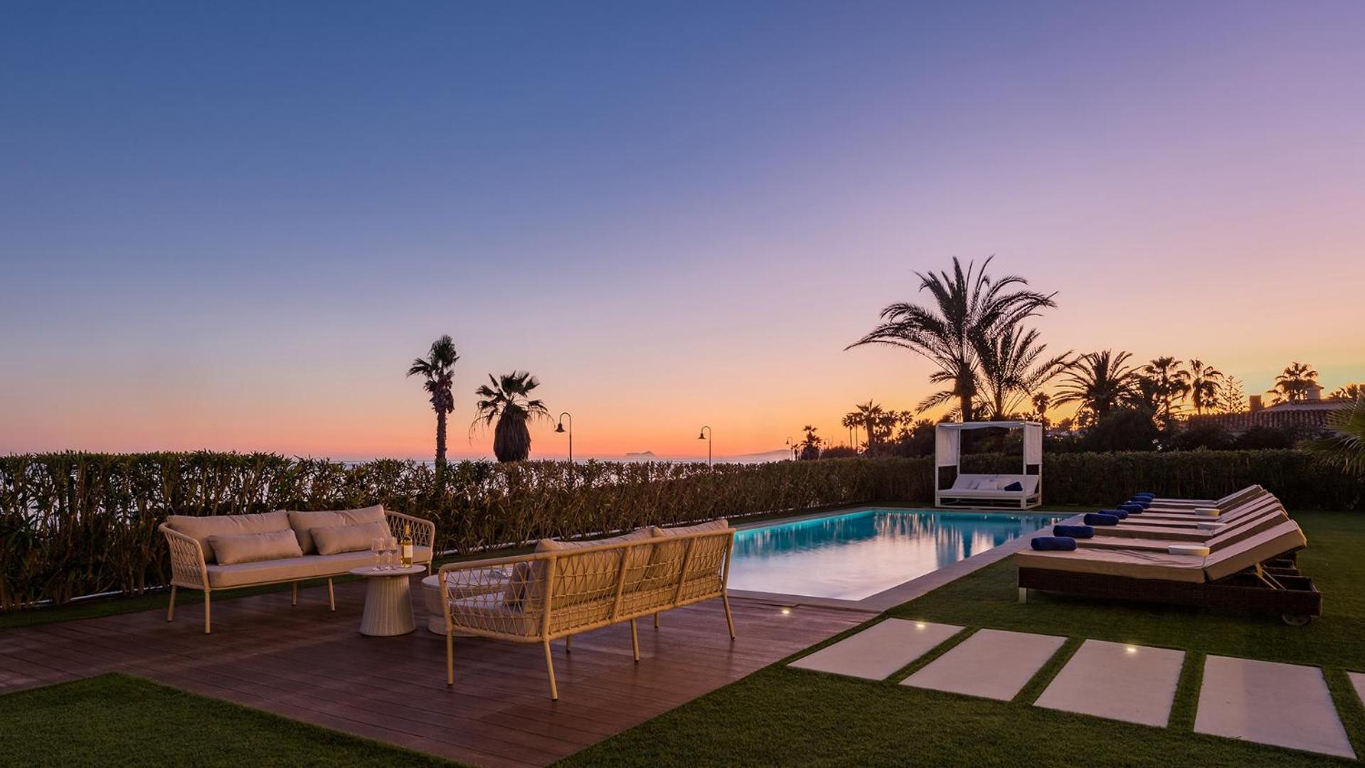 VACATION MARBELLA I Villa Imare Waterfront, Beachfront Villa, Rooftop Jacuzzi, Indoor Spa