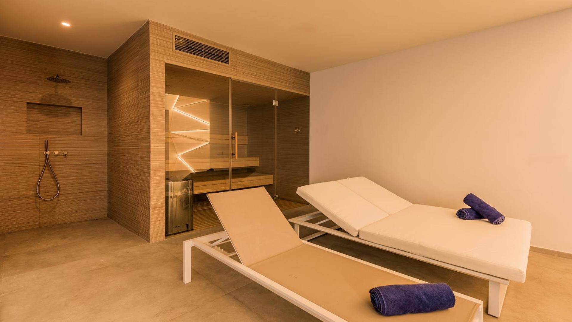 VACATION MARBELLA I Villa Imare Waterfront, Beachfront Villa, Rooftop Jacuzzi, Indoor Spa