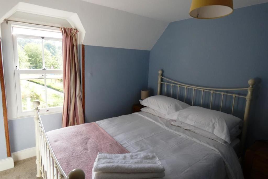 Cotswolds cottage near Stroud, with amazing views. view 2