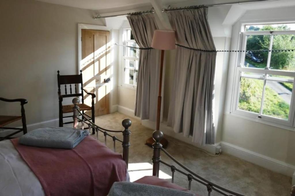 Cotswolds cottage near Stroud, with amazing views. view 4