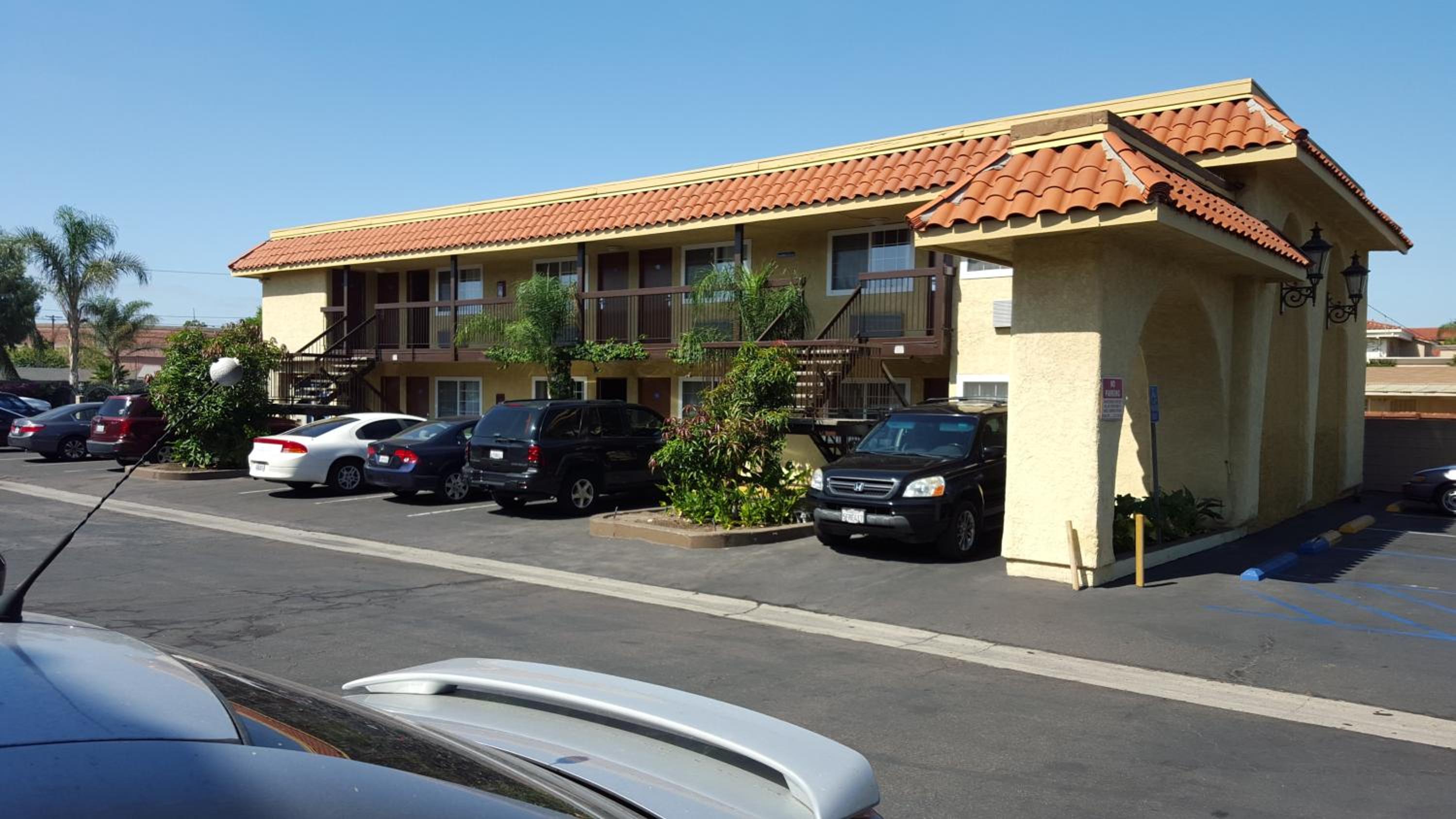 Anaheim Astoria Inn & Suites