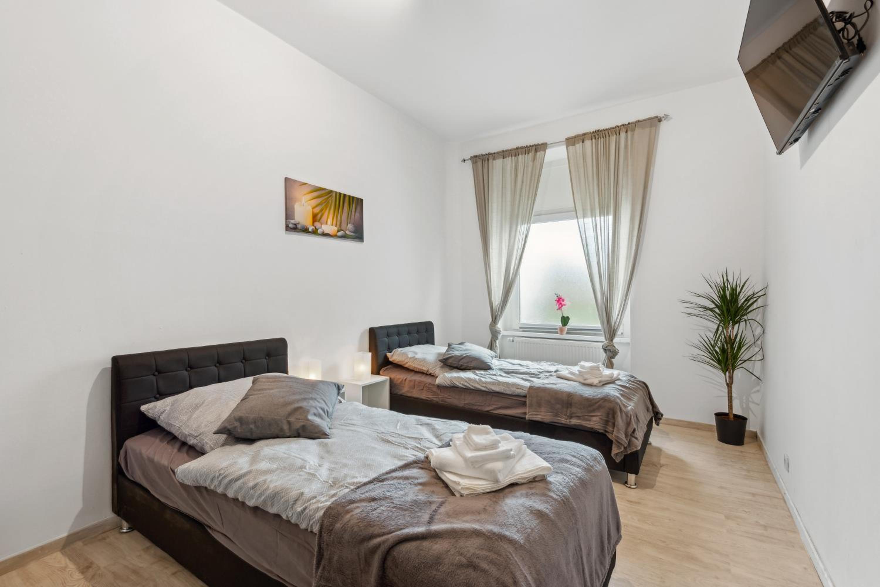 Zentrale Lage ... Ideal für Geschäftsleute, Monteure, Familien...3 Zimmer, Wlan, SmartTV