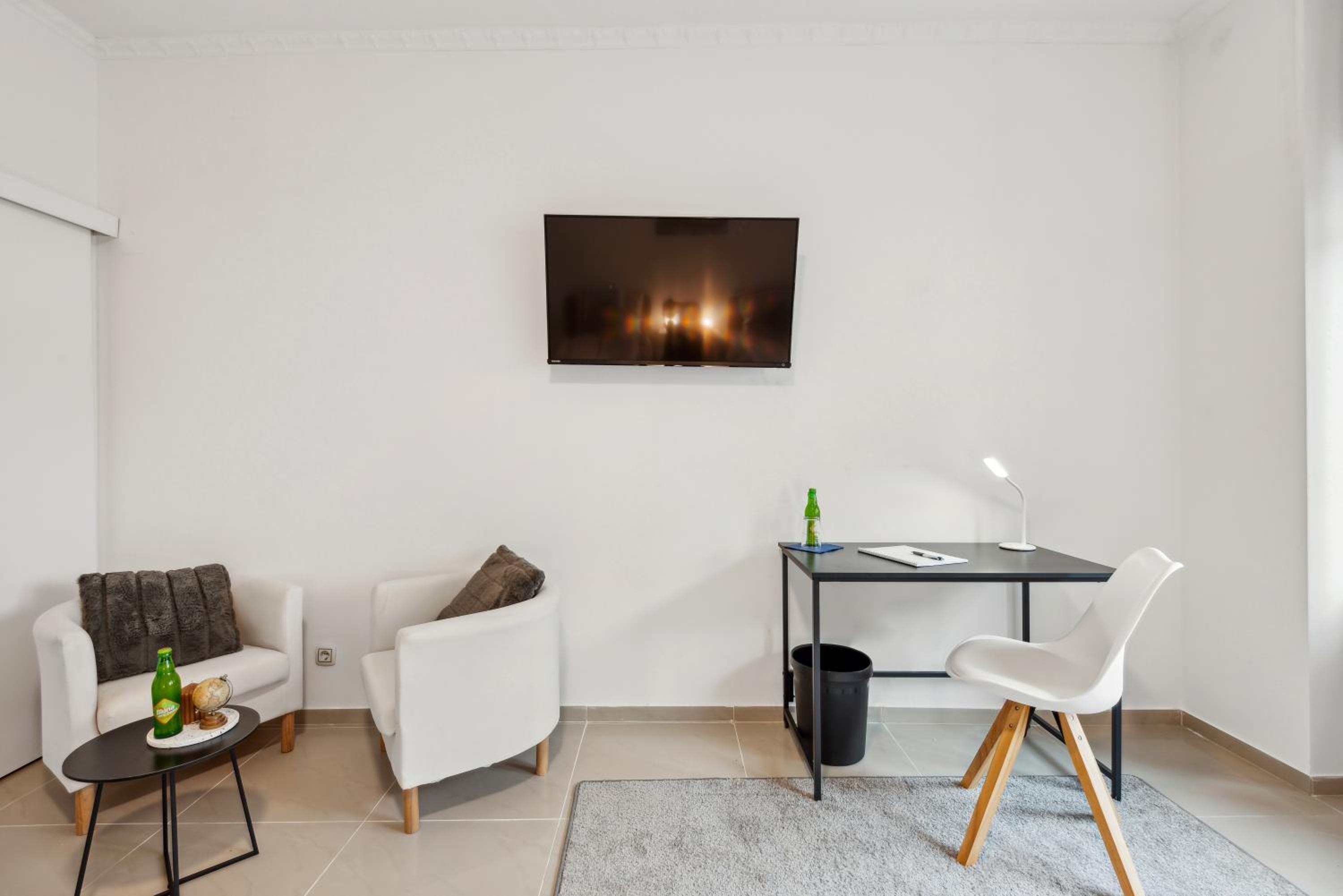 Zentrale Lage ... Ideal für Geschäftsleute, Monteure, Familien...3 Zimmer, Wlan, SmartTV