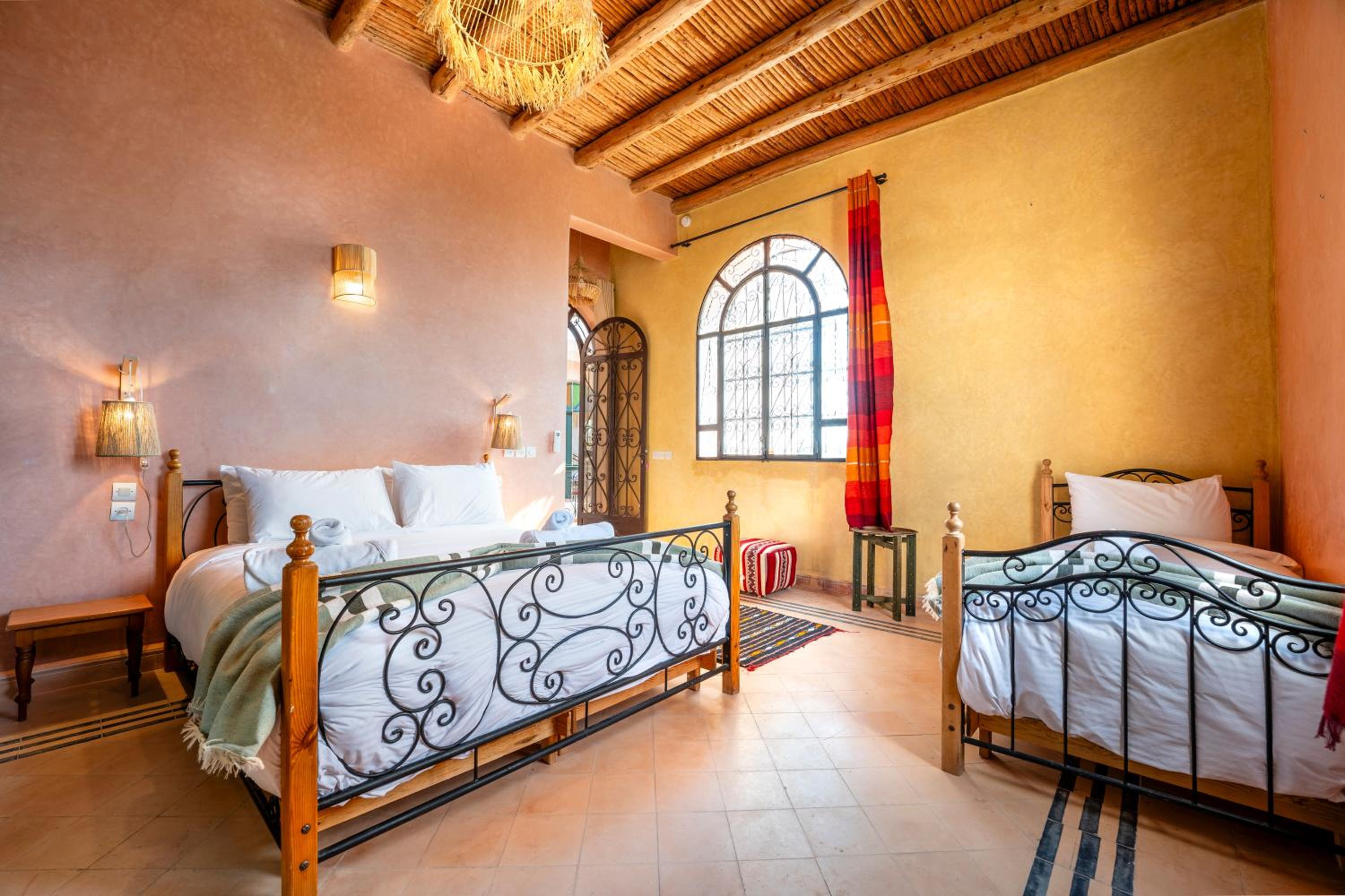 RIAD YANITRI Piscine chauffée view 3