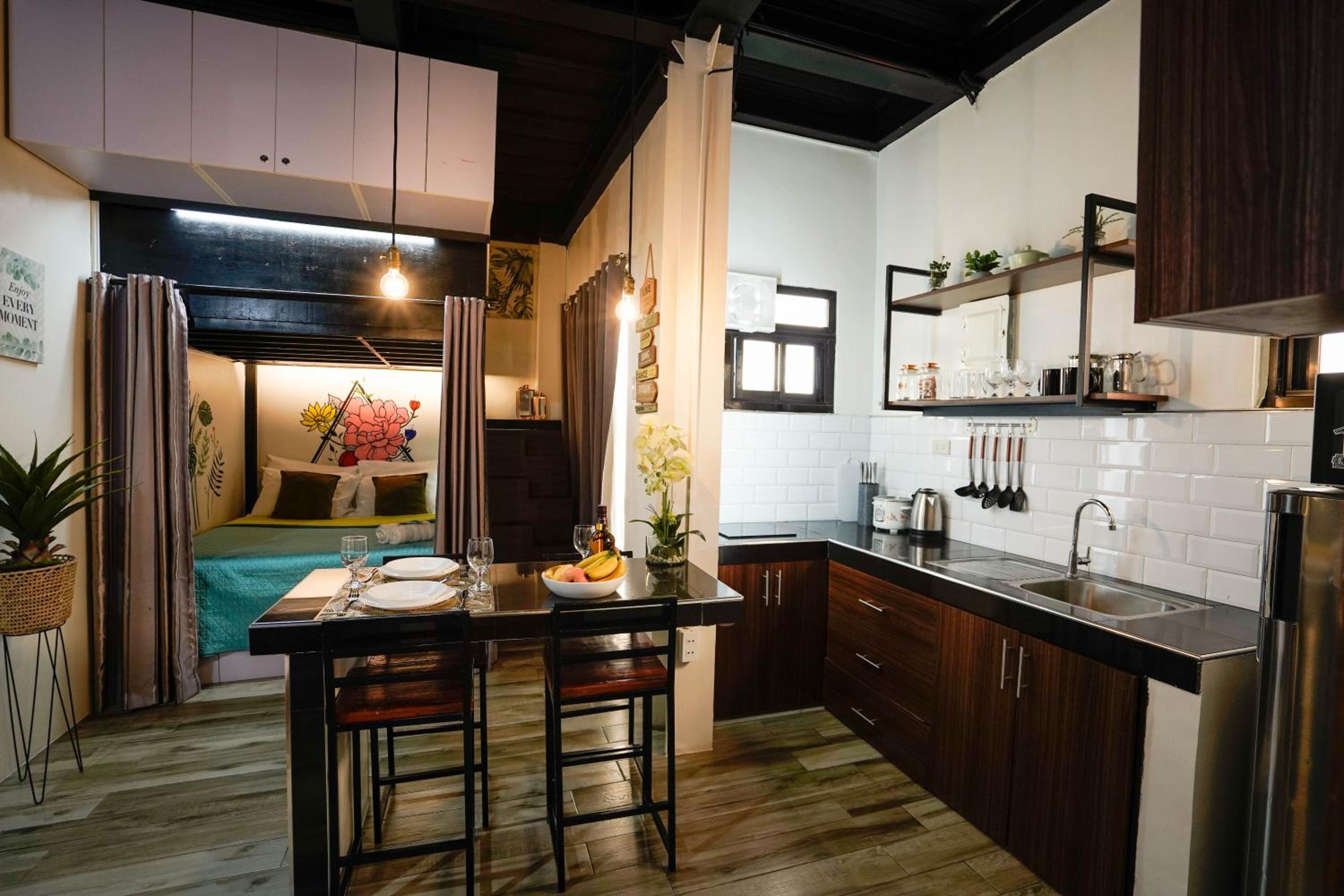 JMO Apartments