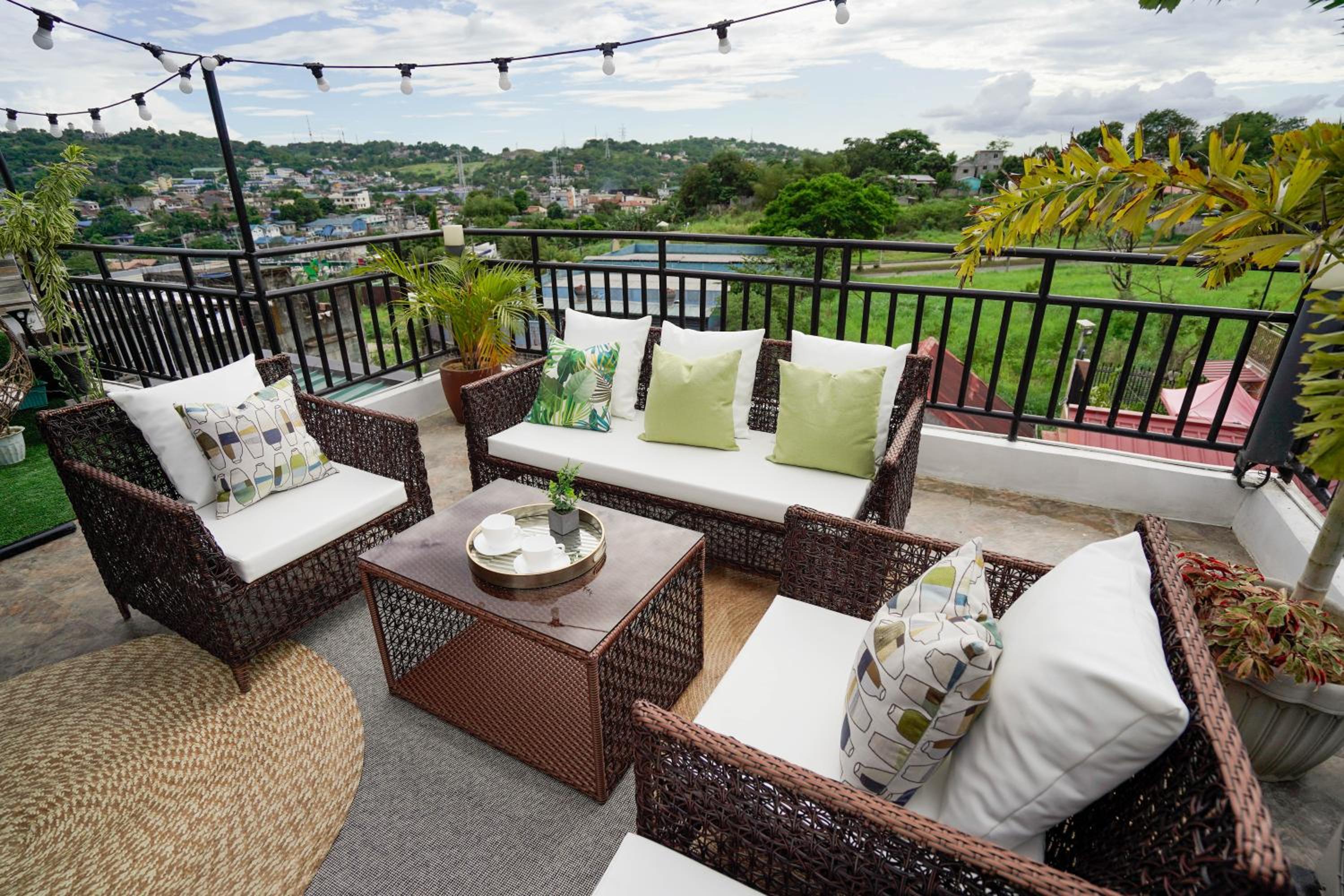 JMO Apartments