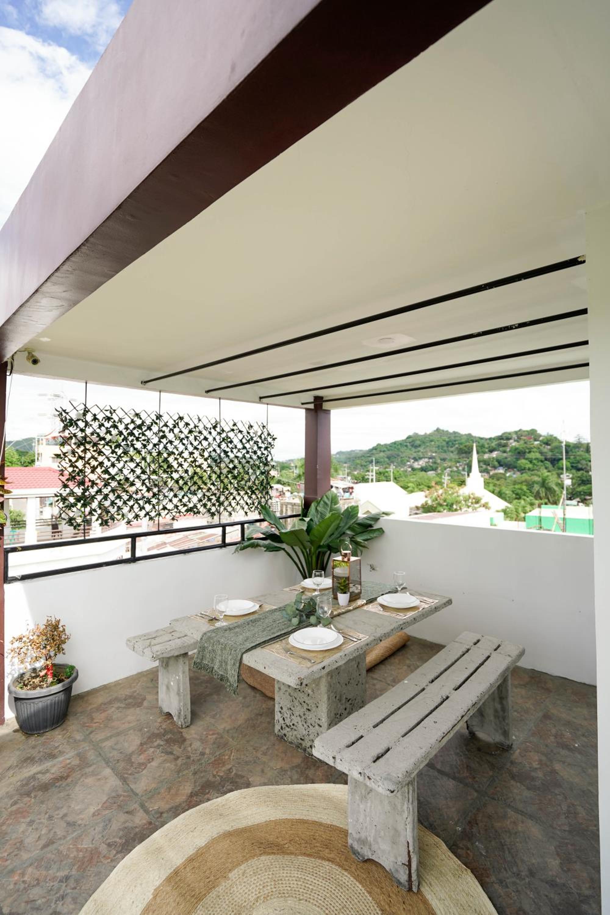 JMO Apartments