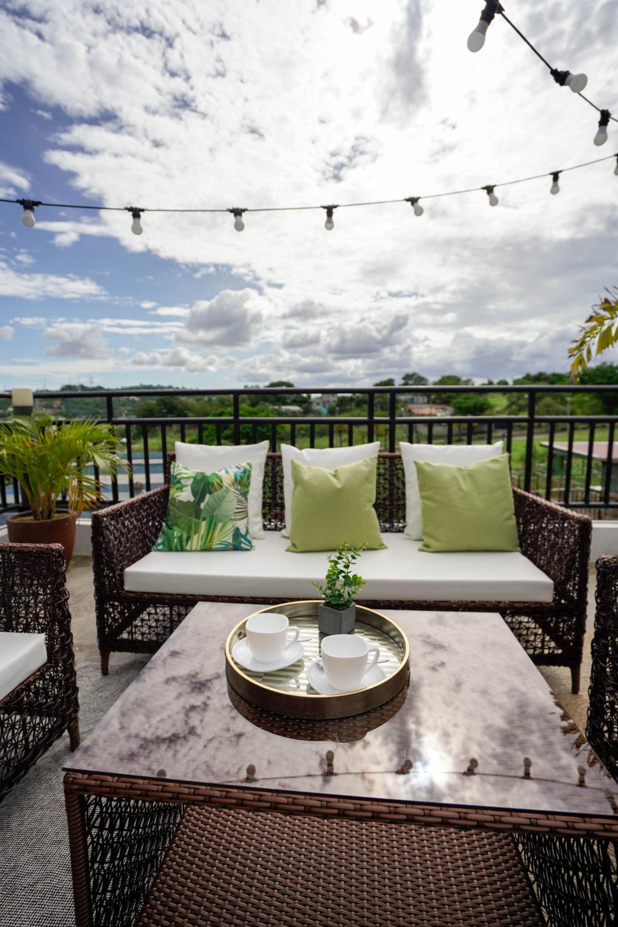 JMO Apartments