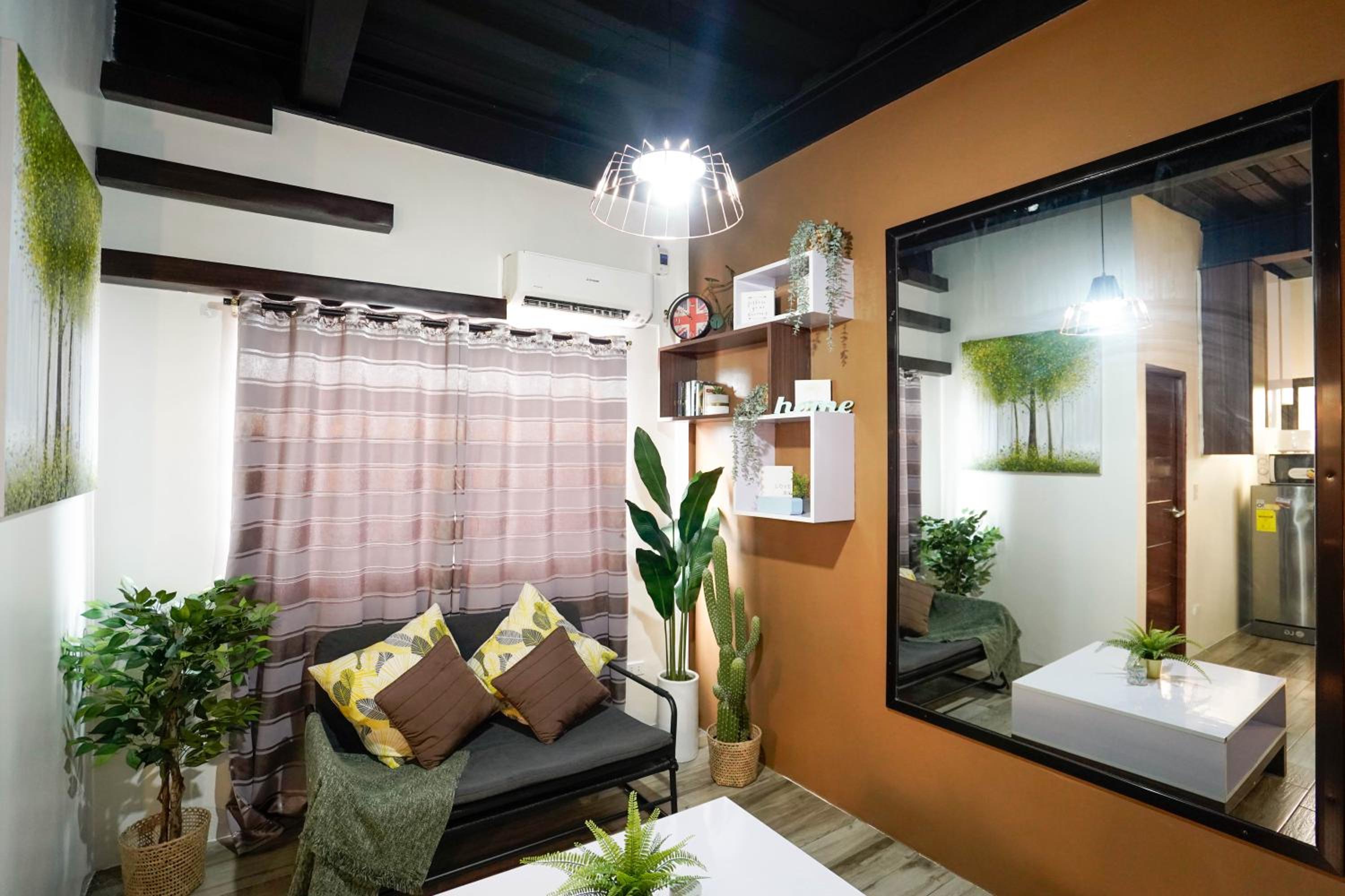 JMO Apartments