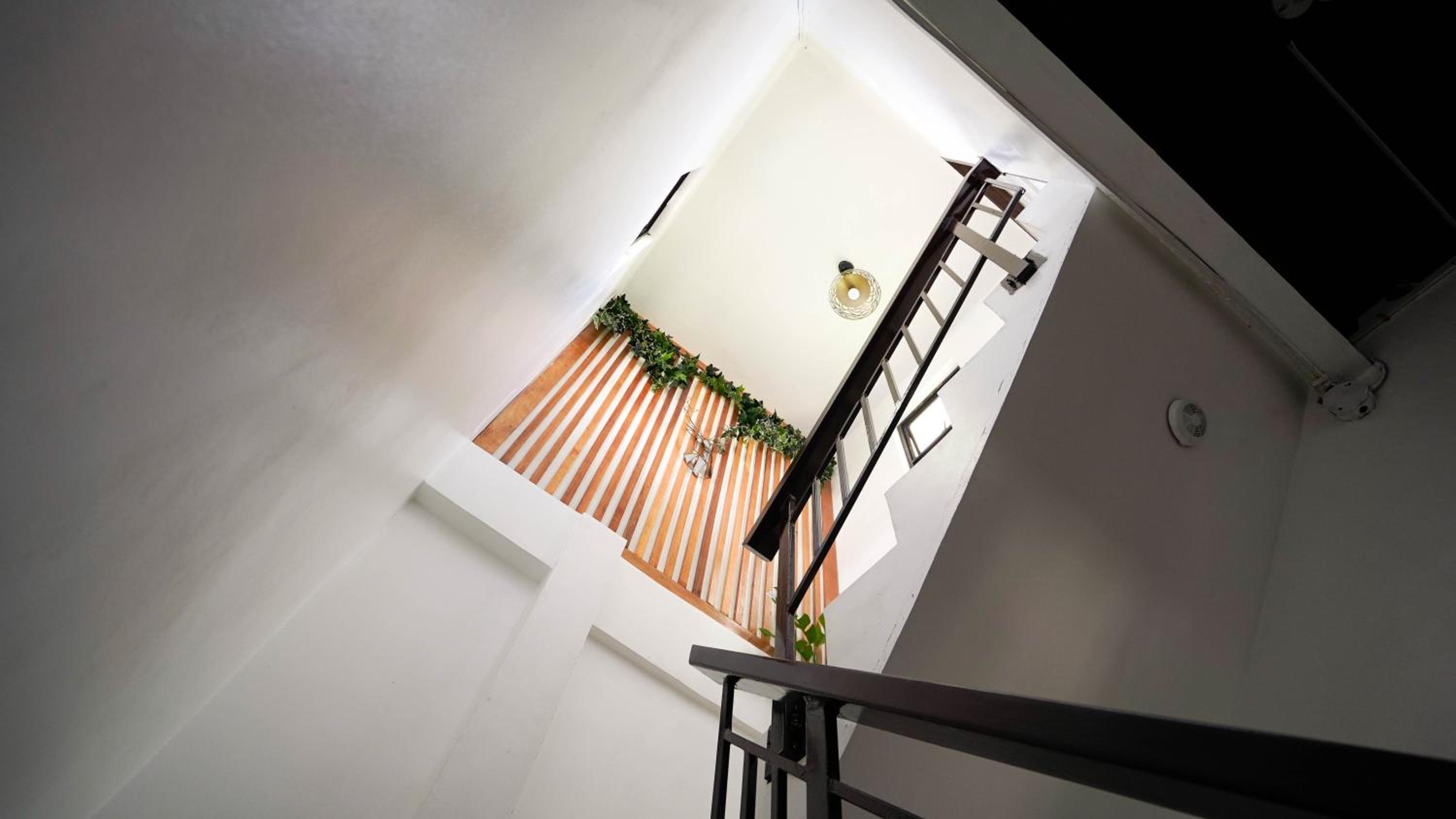 JMO Apartments