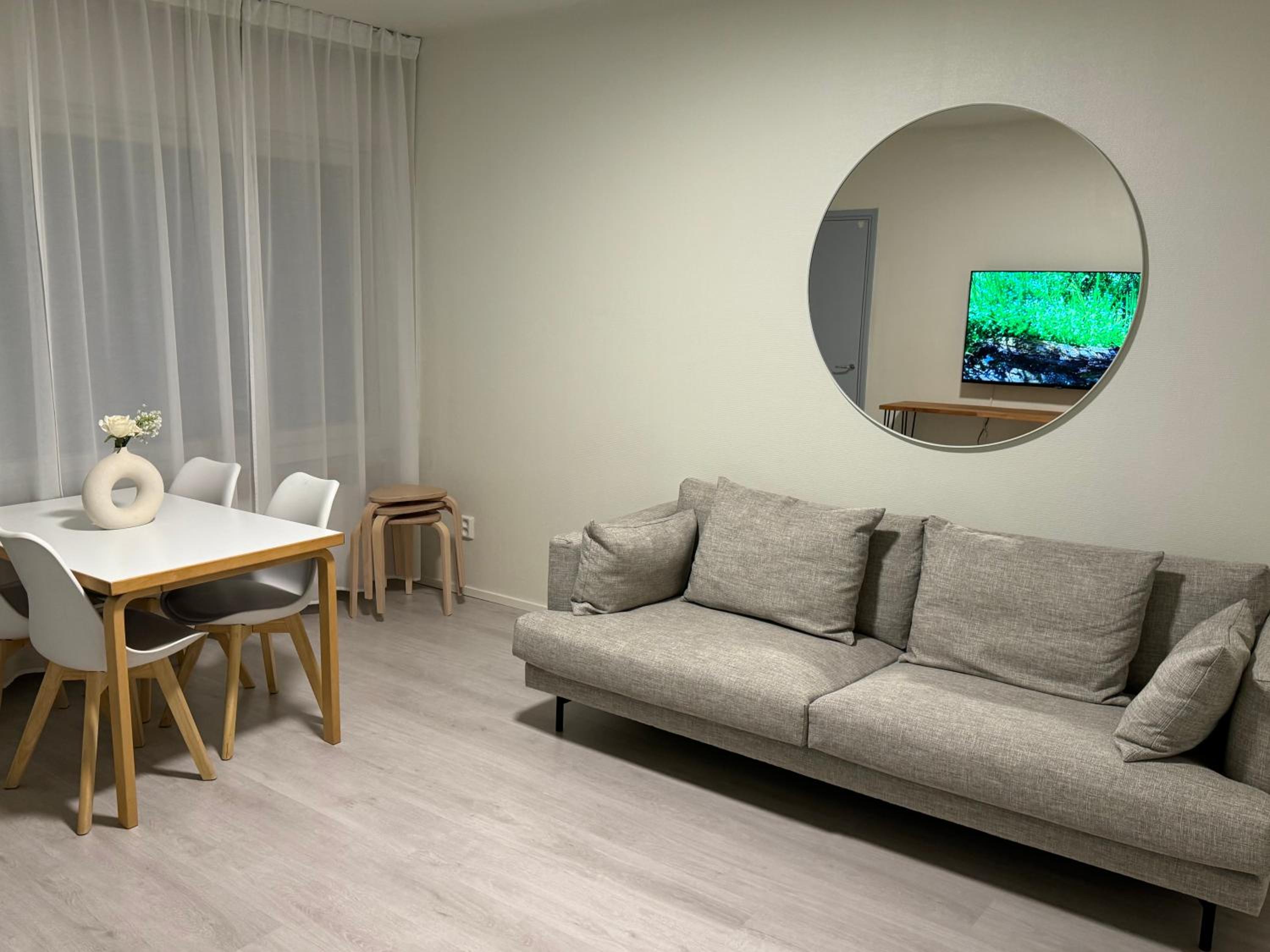 1 bedroom comfortable top floor apartment in Puotila near metrostation and sea