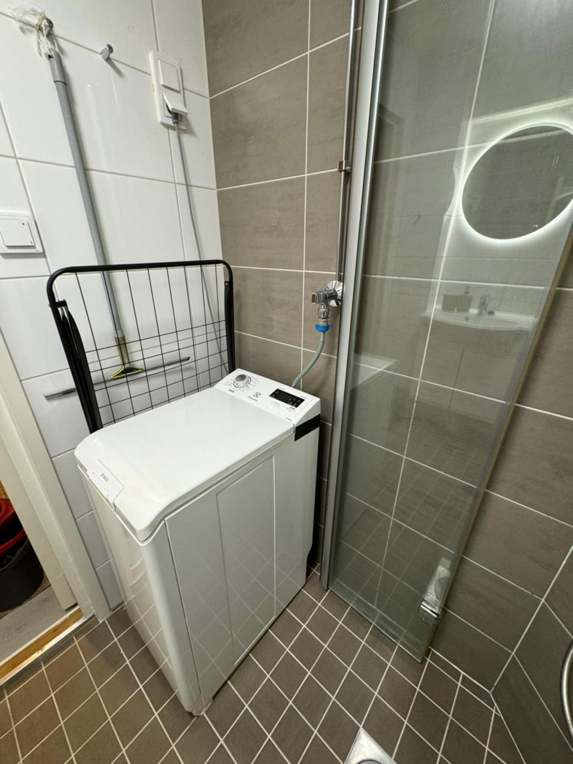 1 bedroom comfortable top floor apartment in Puotila near metrostation and sea
