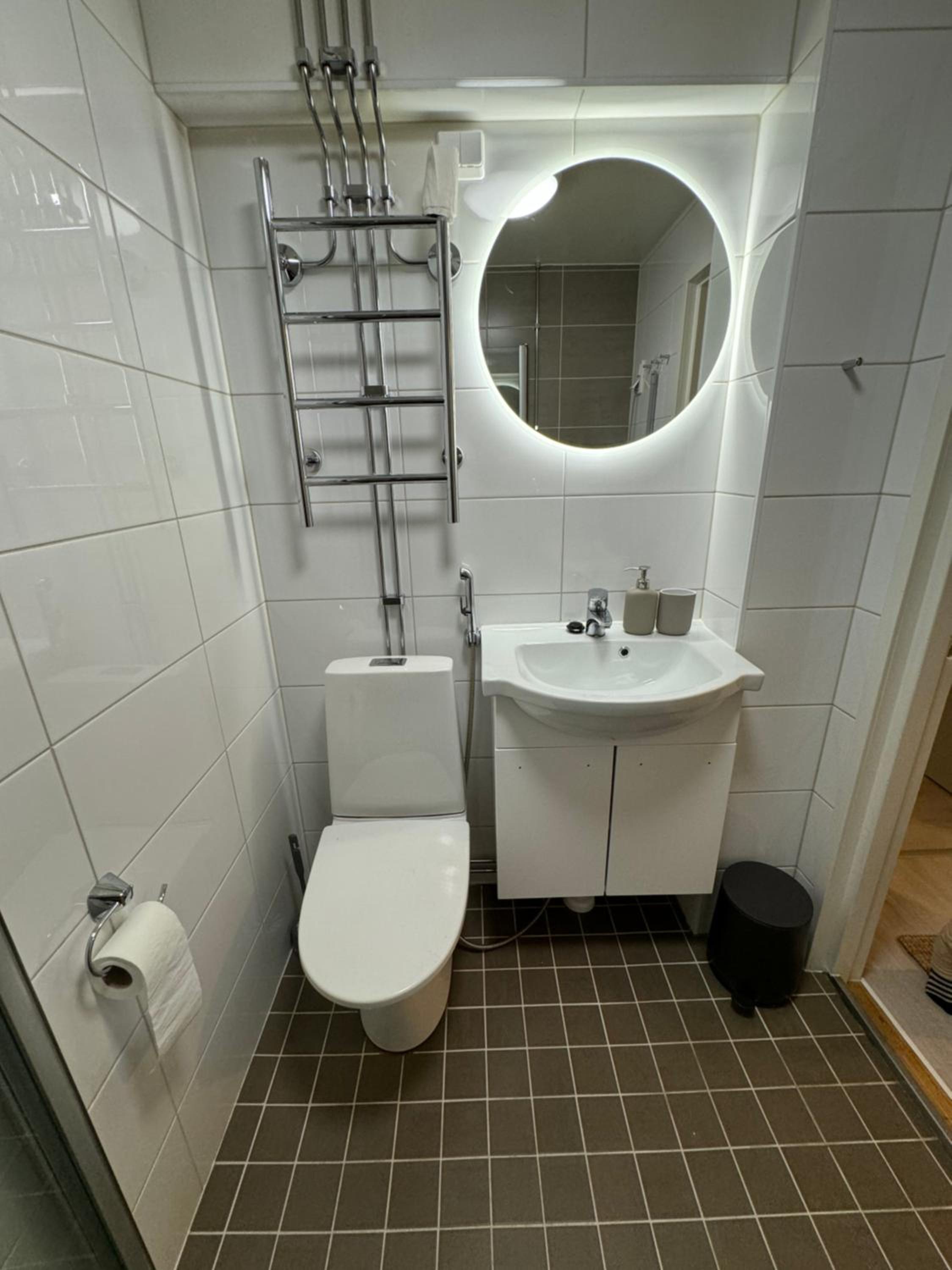 1 bedroom comfortable top floor apartment in Puotila near metrostation and sea