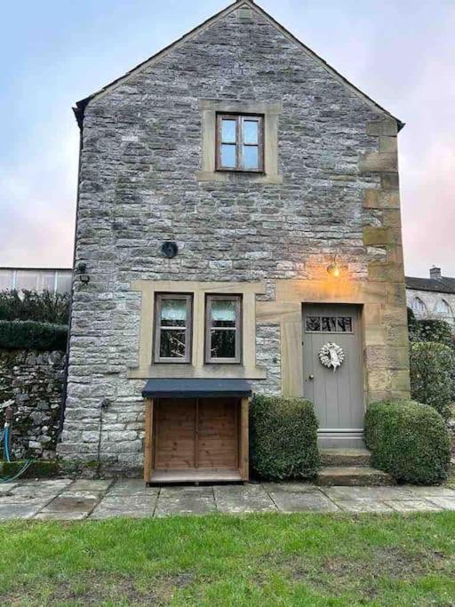 Charming 17th century cottage near Bakewell in own grounds view 5