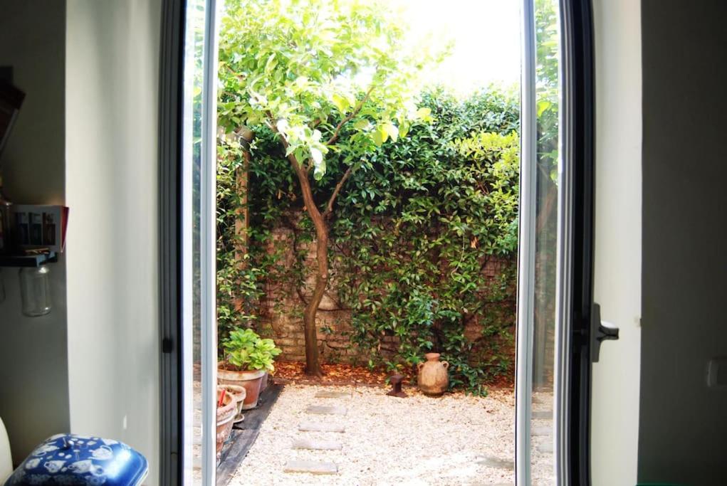 TWO-ROOM Apt. under the Aqueduct's ARCH in Pigneto