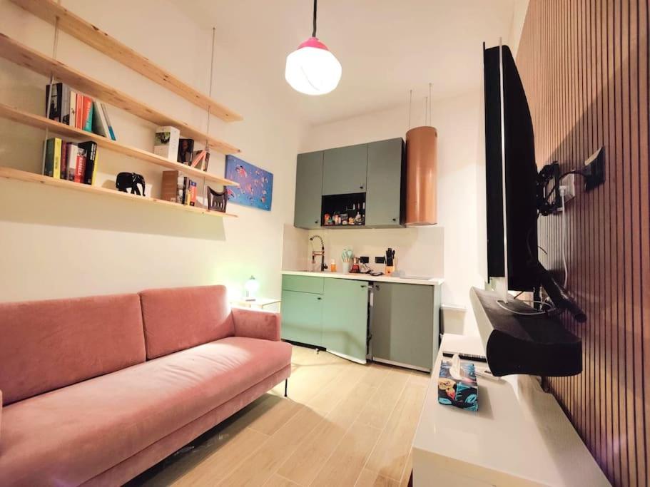 Casa MaMo: Design & Vintage above Subway