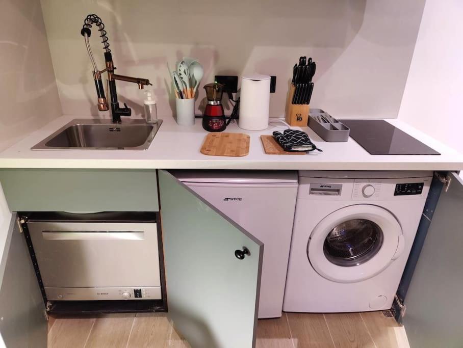 Casa MaMo: Design & Vintage above Subway