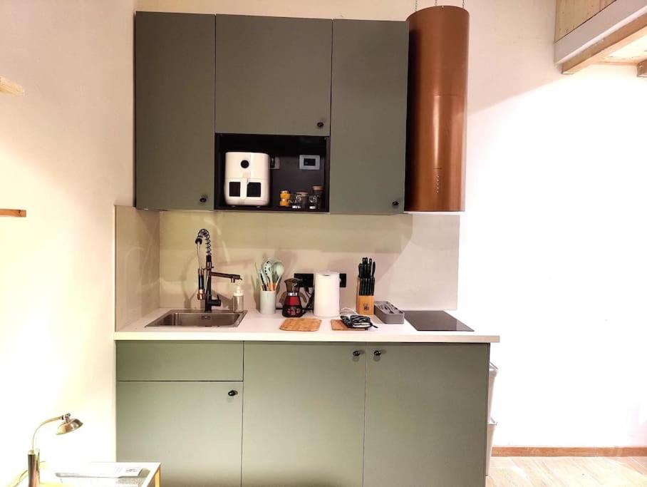 Casa MaMo: Design & Vintage above Subway