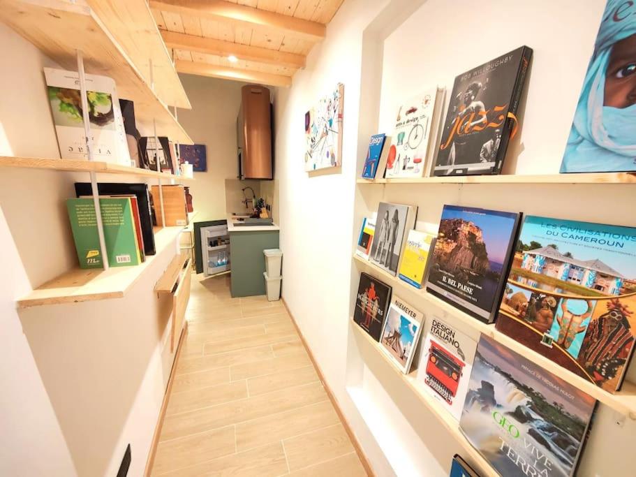 Casa MaMo: Design & Vintage above Subway