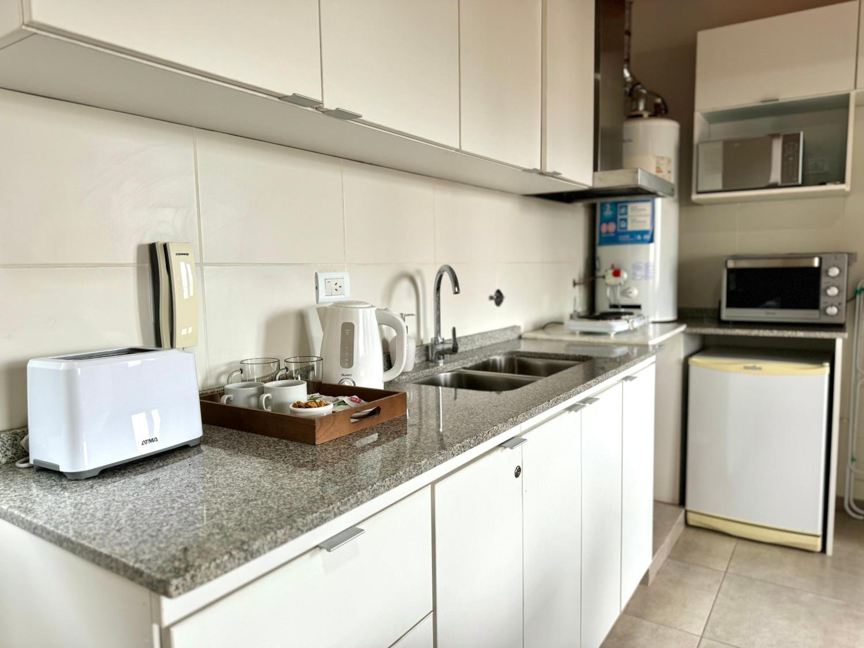 Departamento en complejo semiprivado con cochera