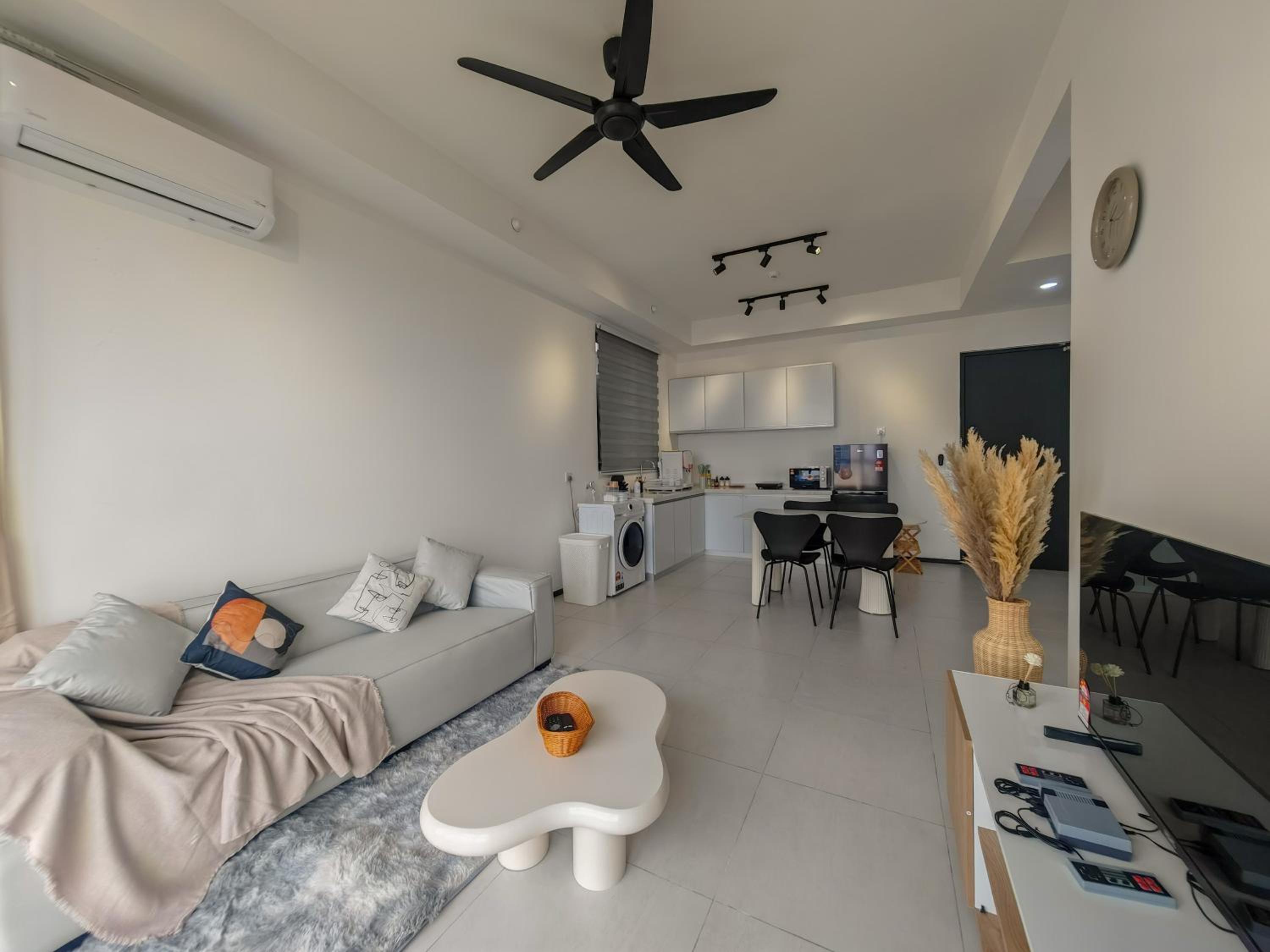 Vanilla Cottage - Urban Suites by Ocean Luxe photo 6