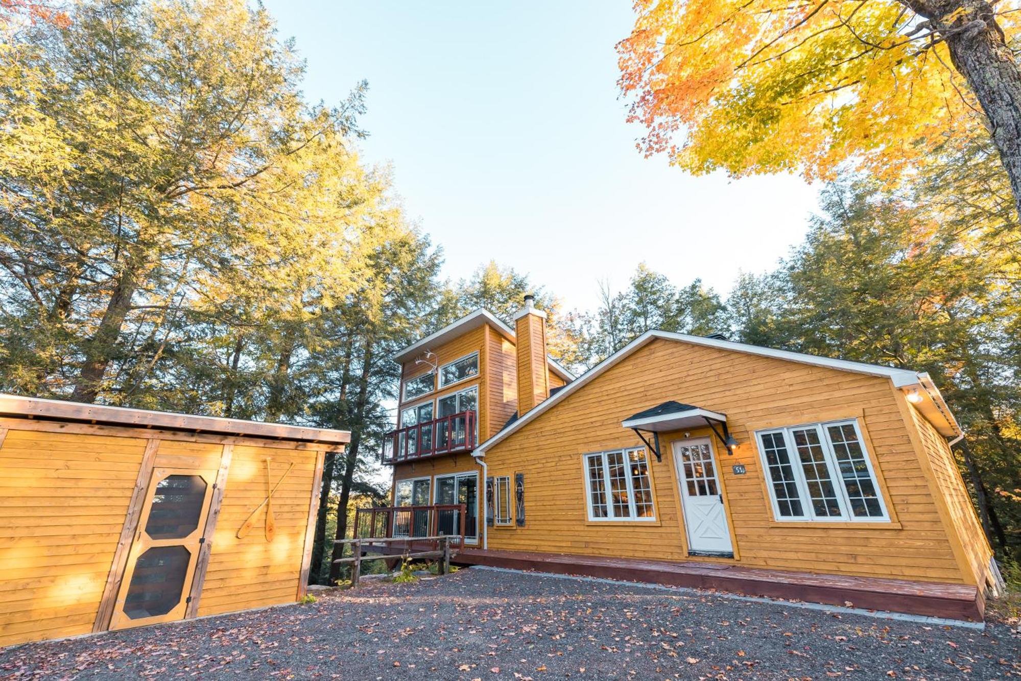 LoveNestChalet - Romantic with Private Hot Tub & Fireplace