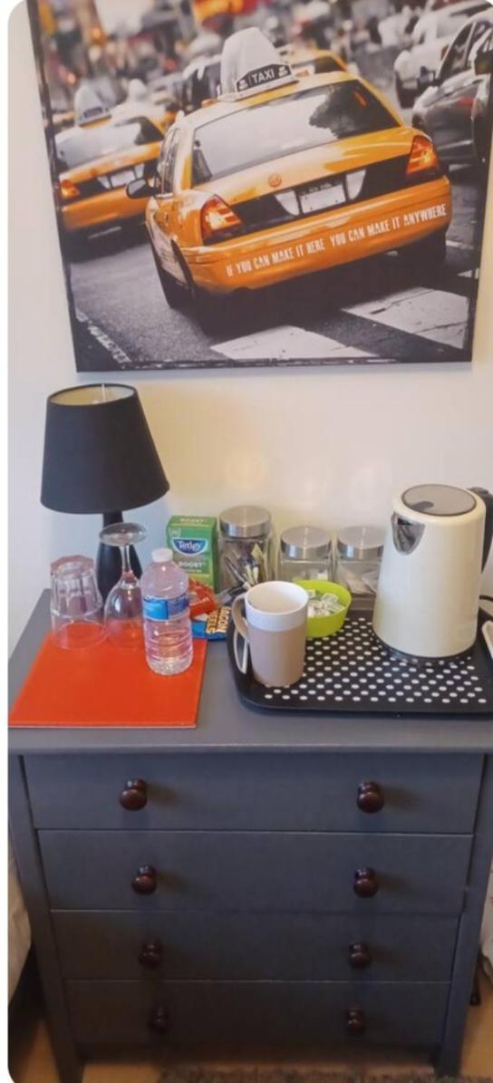 Aylesbury Lovely Double and Single Bedroom with Guest only Bathroom view 4