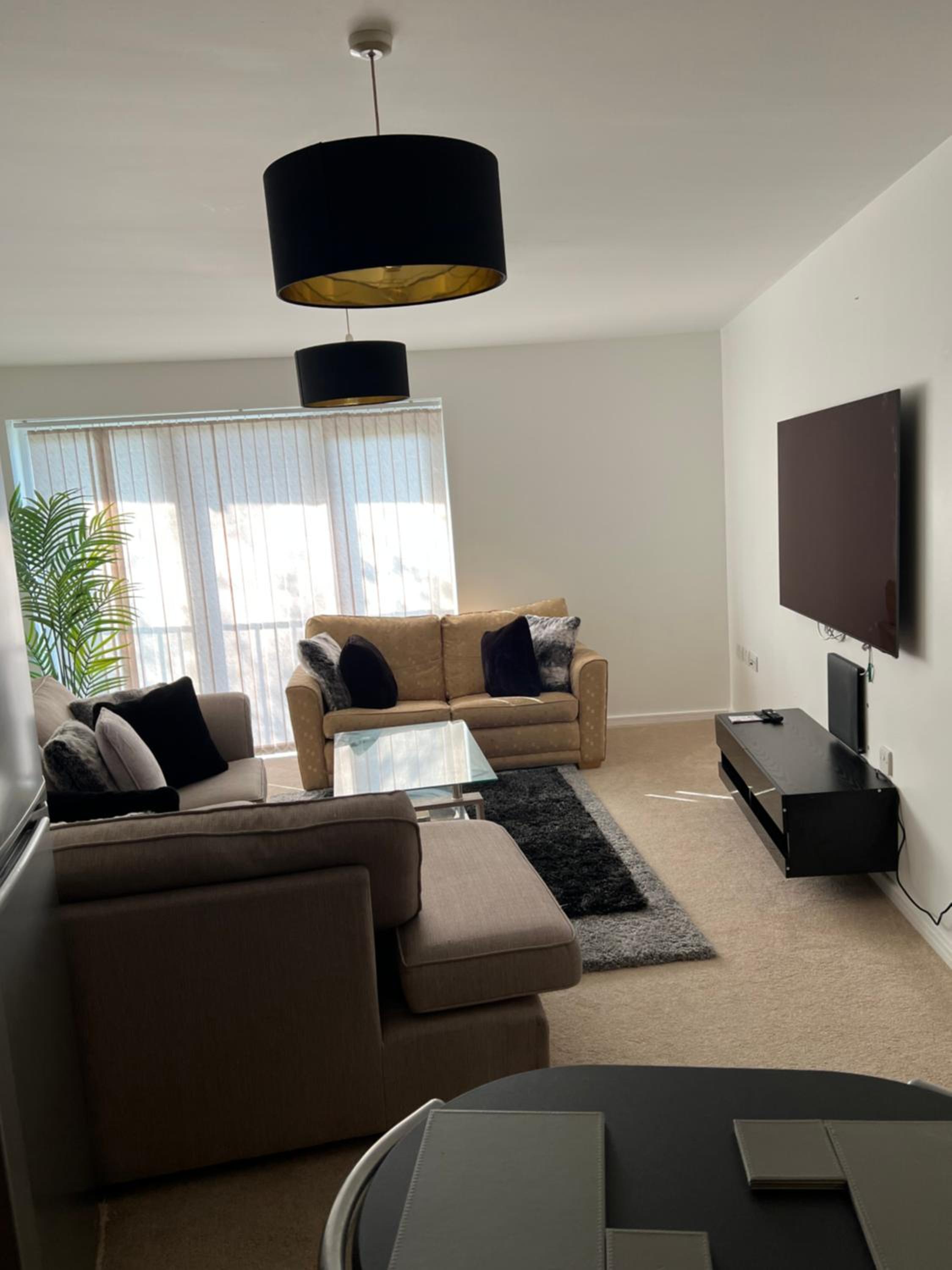 Luxury Two bedroom Flat opposite COOP Live n Etihad Stadium with Free secure Parking, Netflix and Sky TV view 2