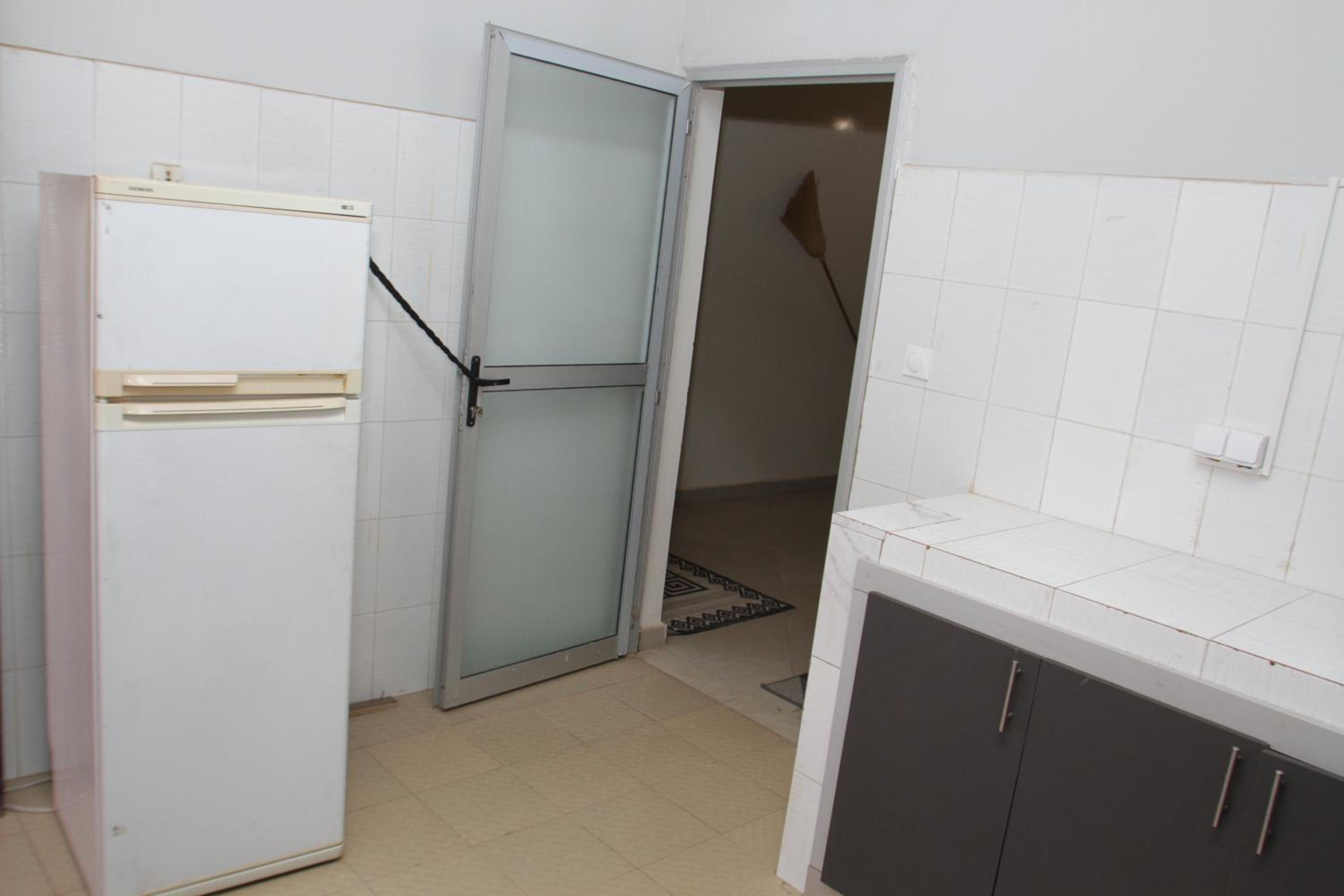 "Class A", un superbe appartement calme, apaisant et sûr proche des restos et plages de Saly view 4