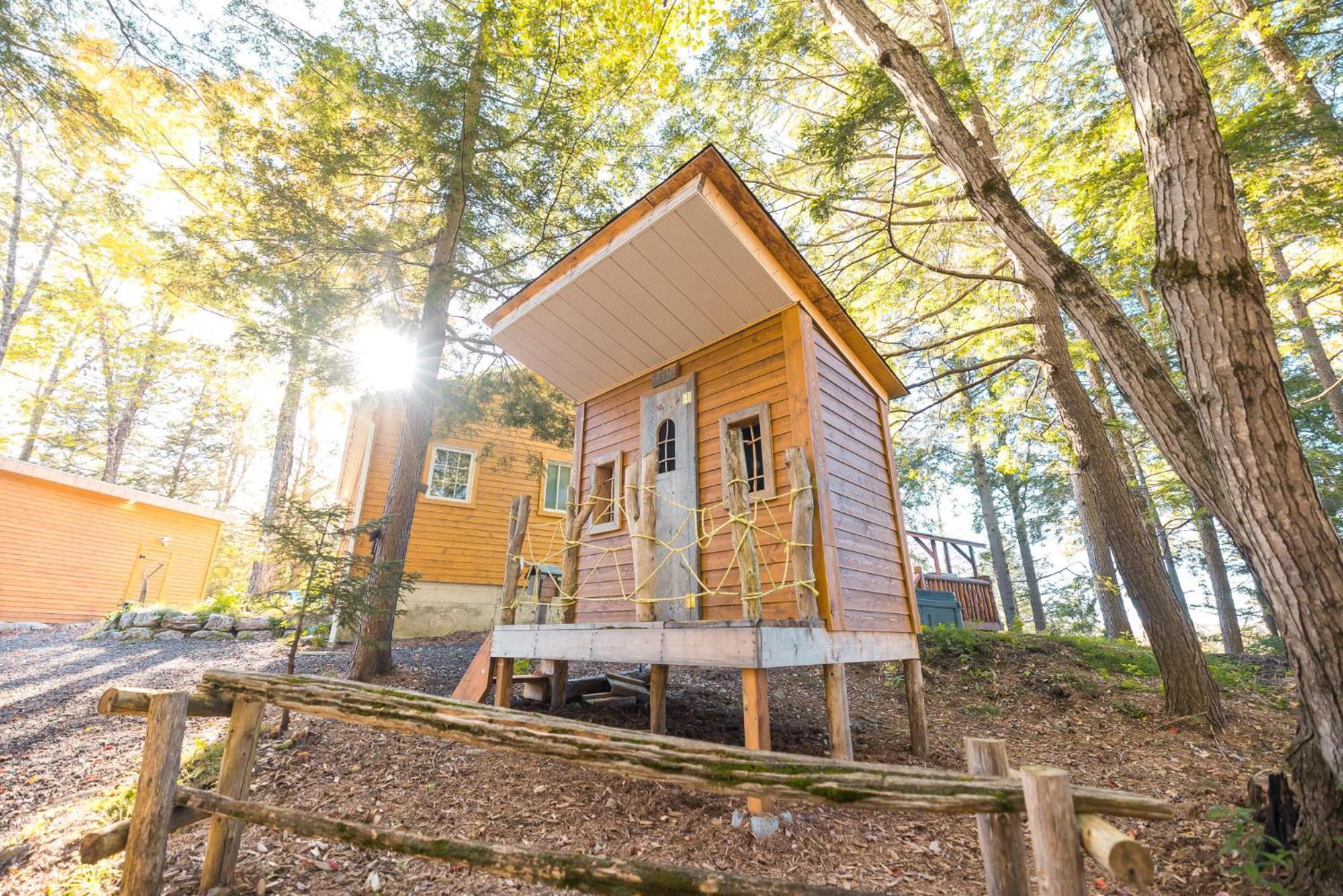 LoveNestChalet - Romantic with Private Hot Tub & Fireplace