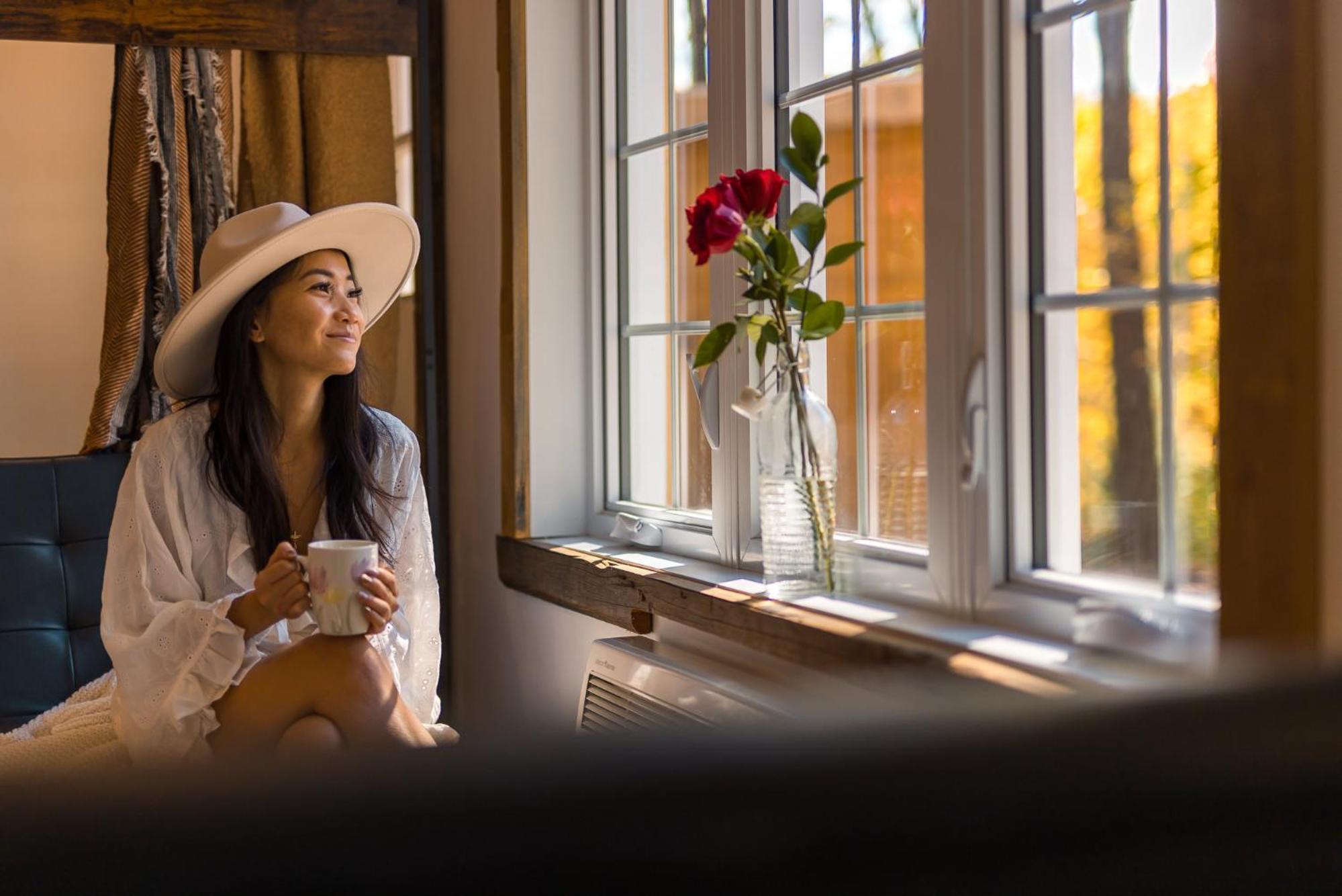 LoveNestChalet - Romantic with Private Hot Tub & Fireplace