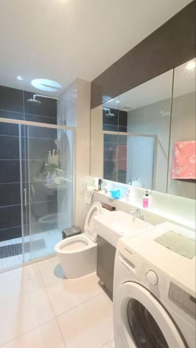 Modern Studio 4 pax Danga Bay Shopping Mall