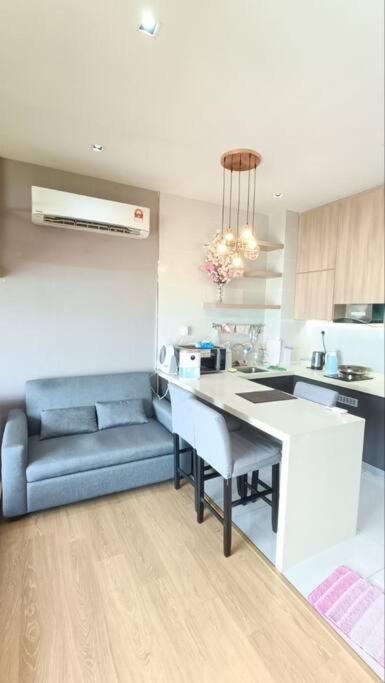 Modern Studio 4 pax Danga Bay Shopping Mall