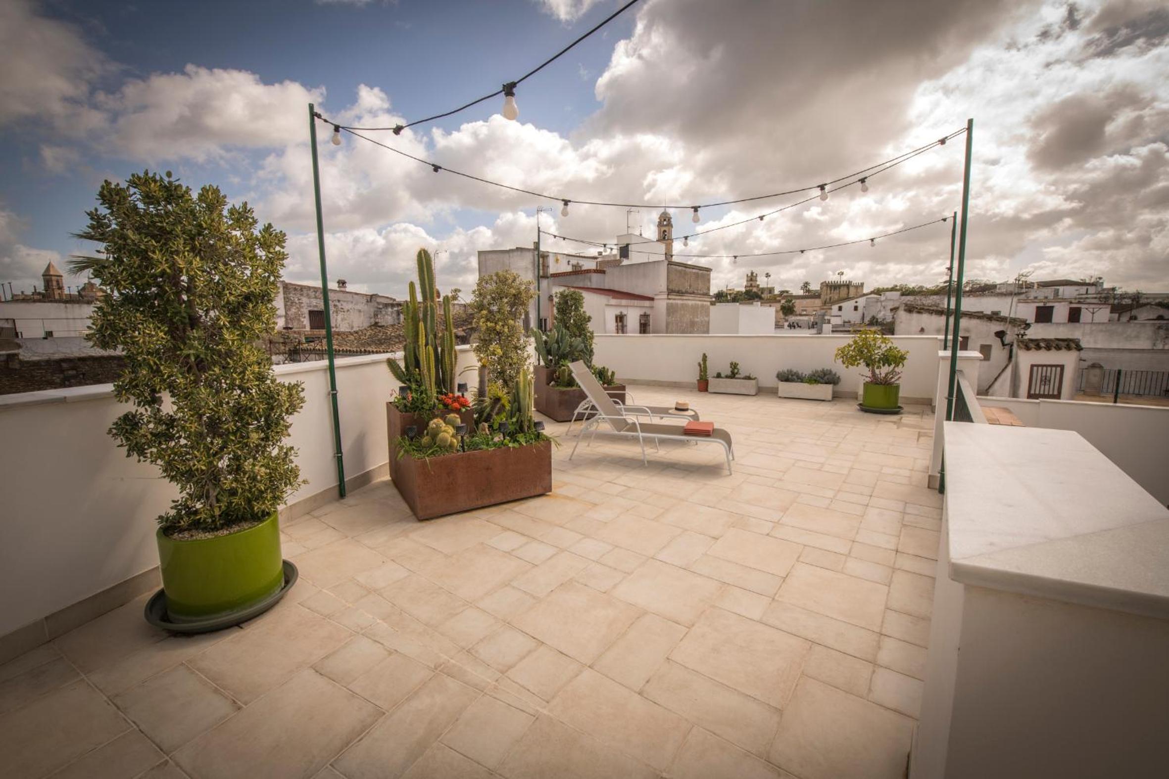 Palacio el Duende-Parking privado-terraza Vista Catedral old town