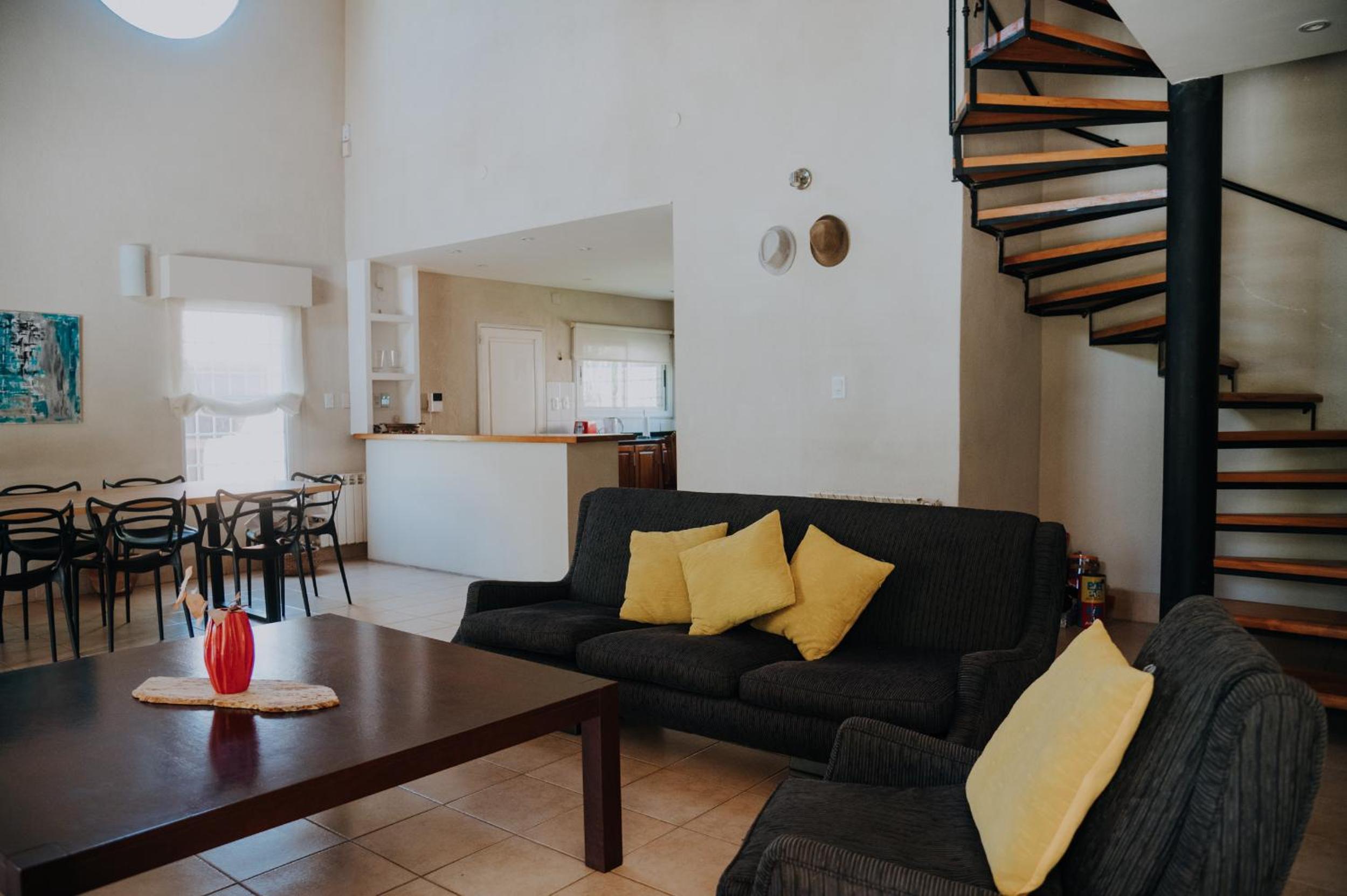 Casa de Campo:4 Habitaciones con piscina y quincho