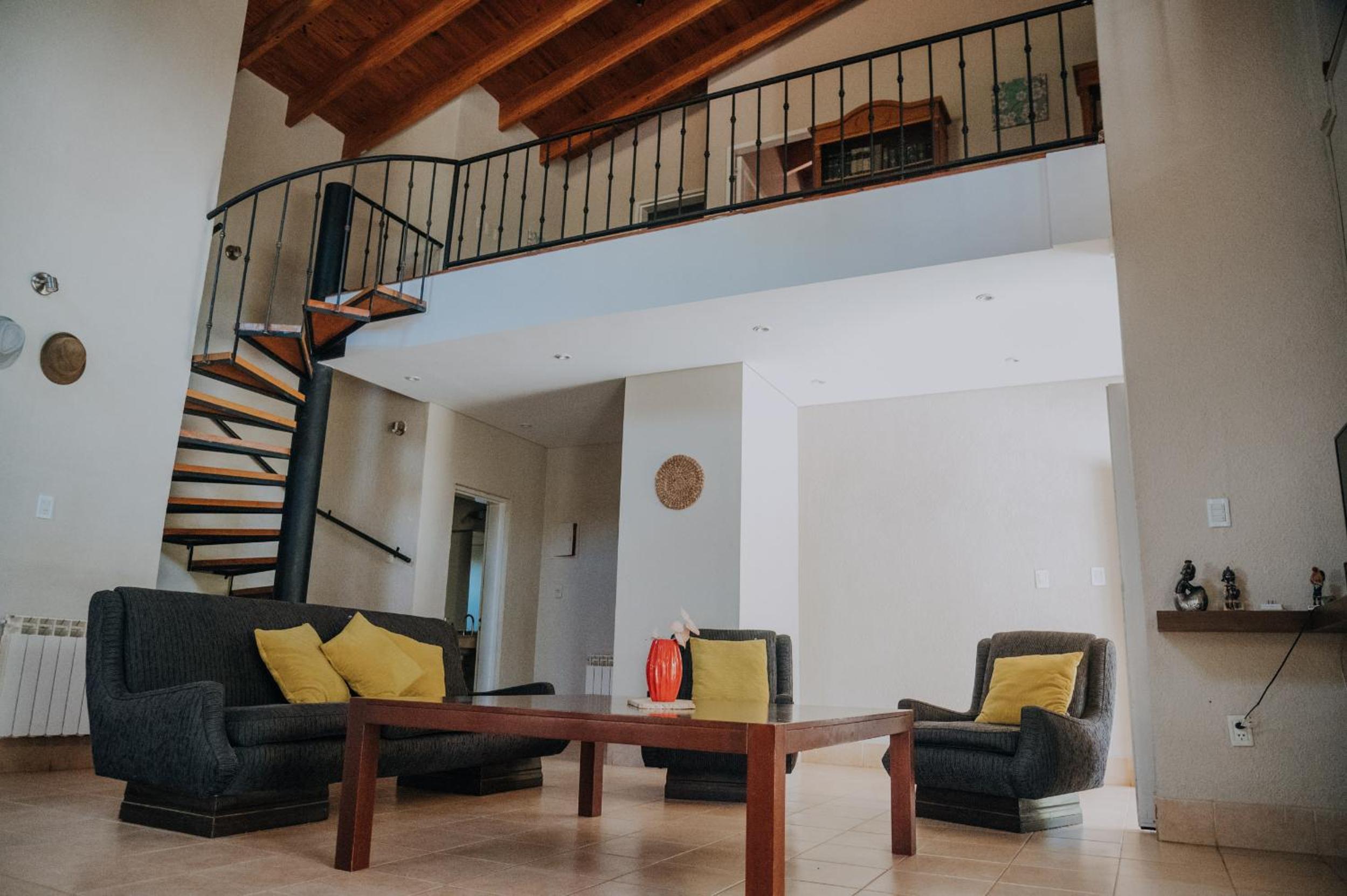Casa de Campo:4 Habitaciones con piscina y quincho