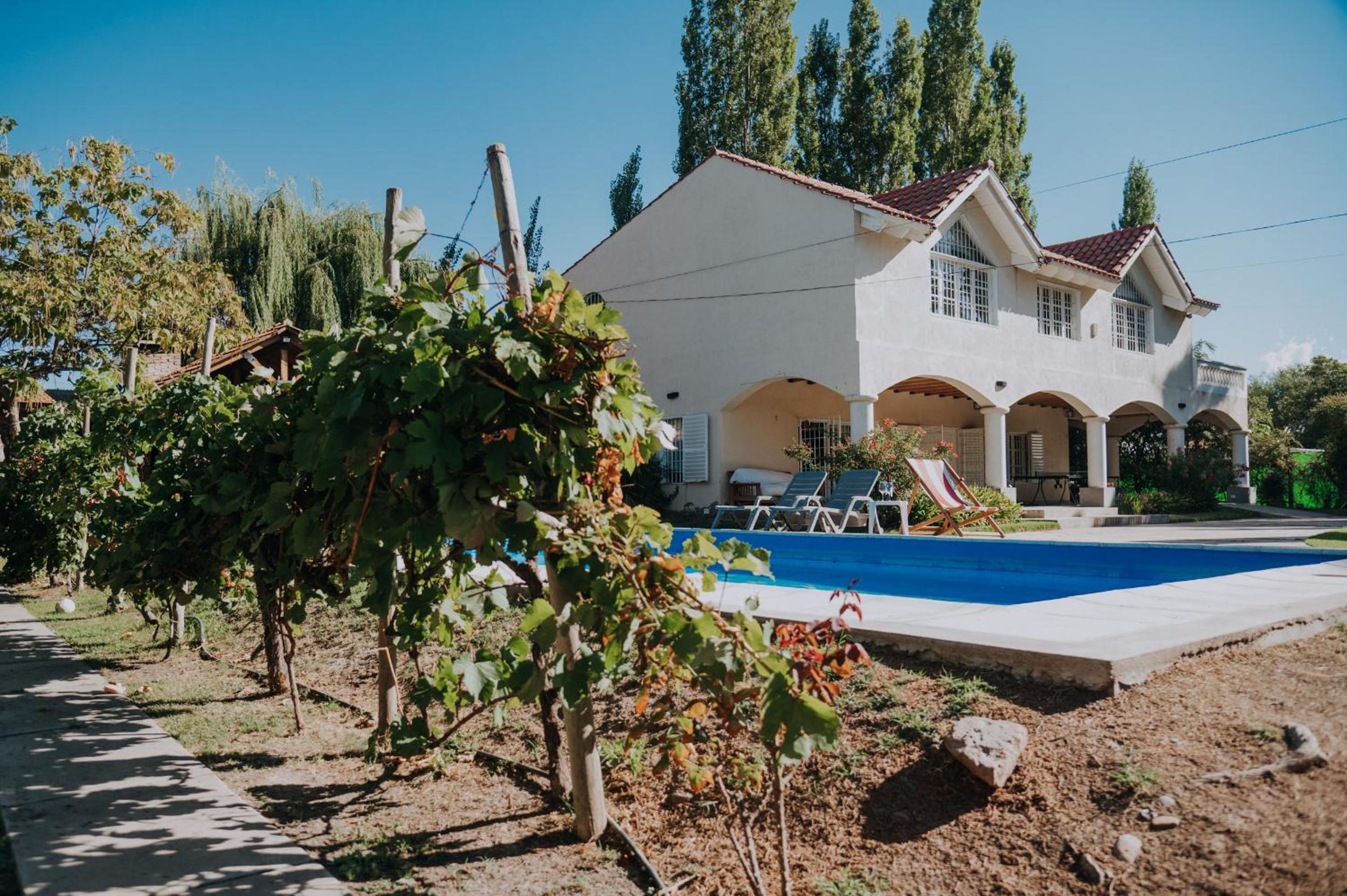 Casa de Campo:4 Habitaciones con piscina y quincho