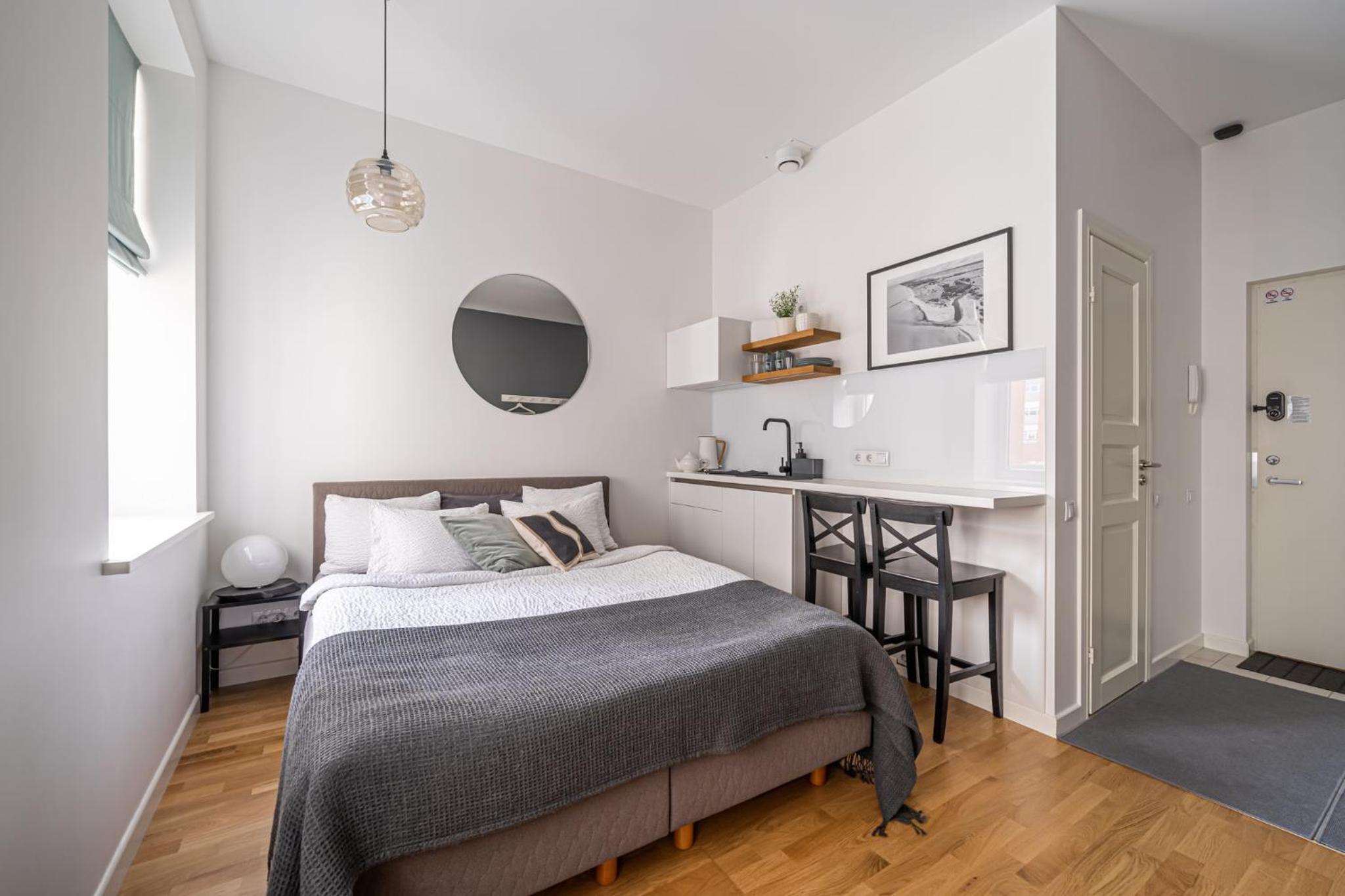 Elegant and Quiet Studio near Park with Elevator and AC, 9 min walk to Riga Old Town view 2