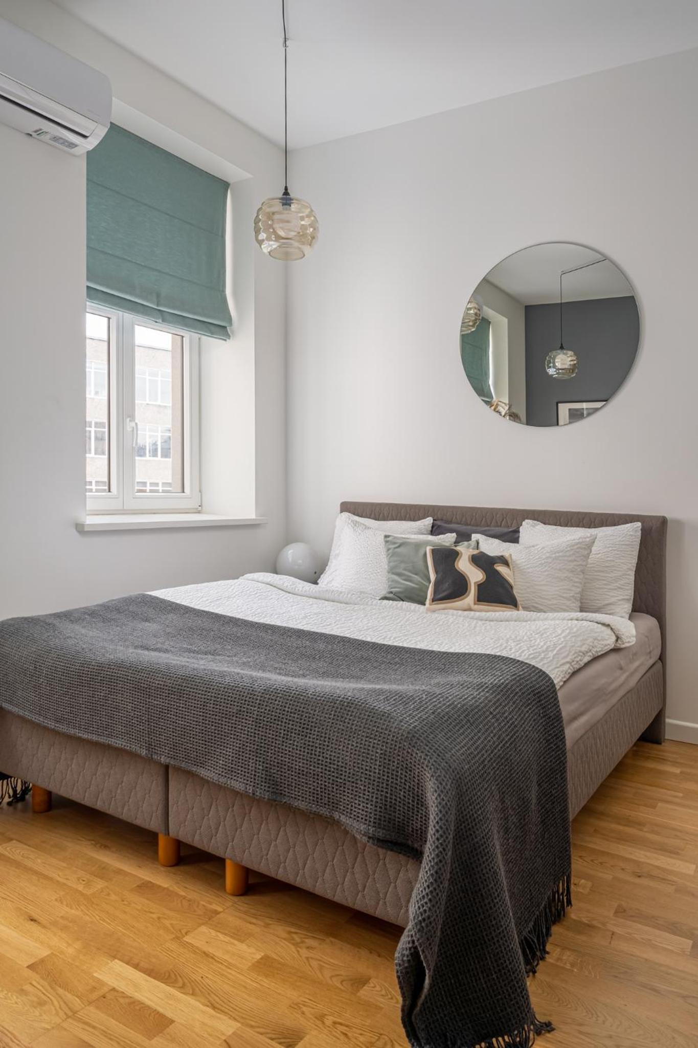 Elegant and Quiet Studio near Park with Elevator and AC, 9 min walk to Riga Old Town view 3
