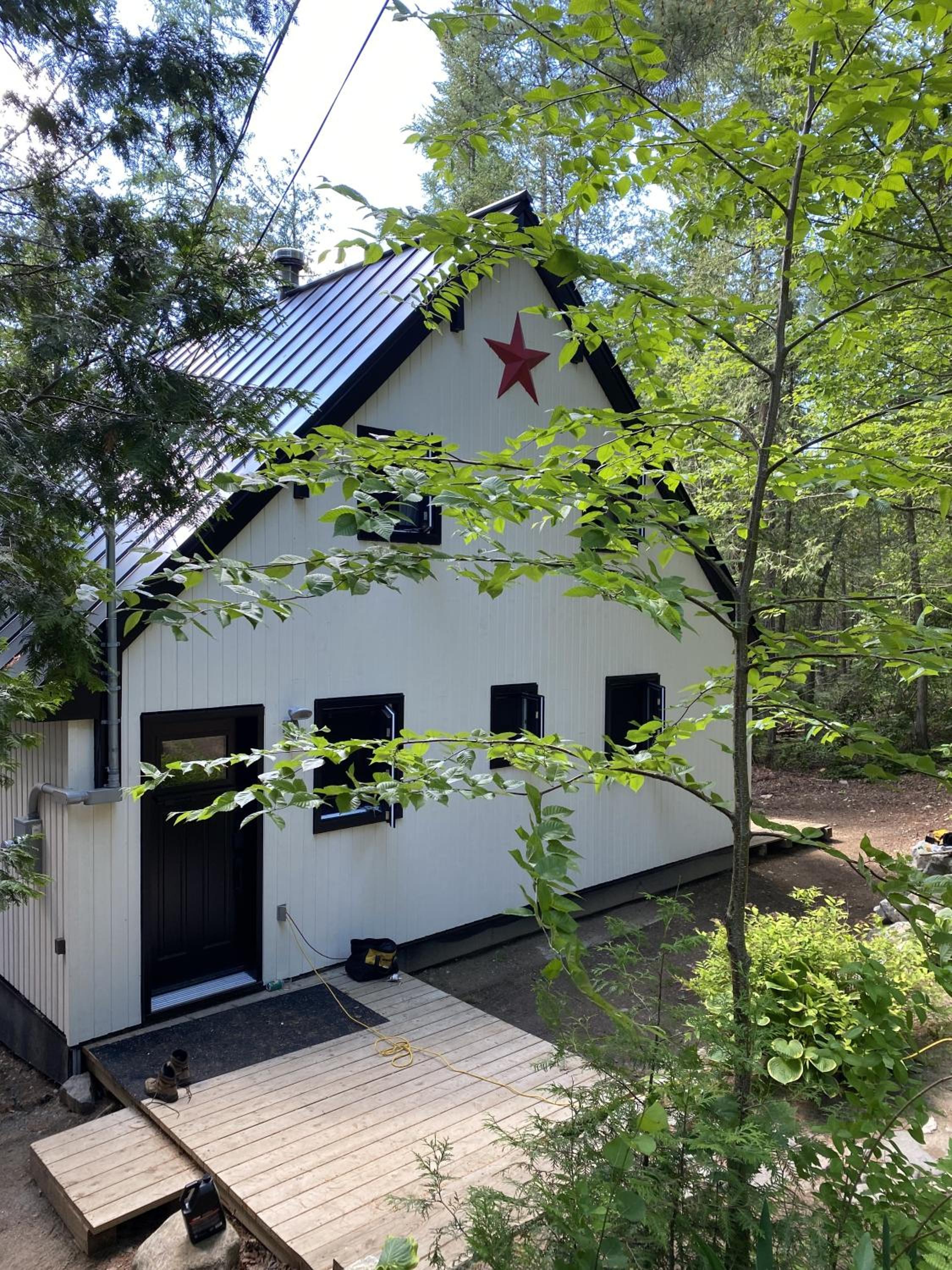 Serendipity Hideaway Spring Lakefront Gem SUPs & Boats - Firewood Included, 10 on 10