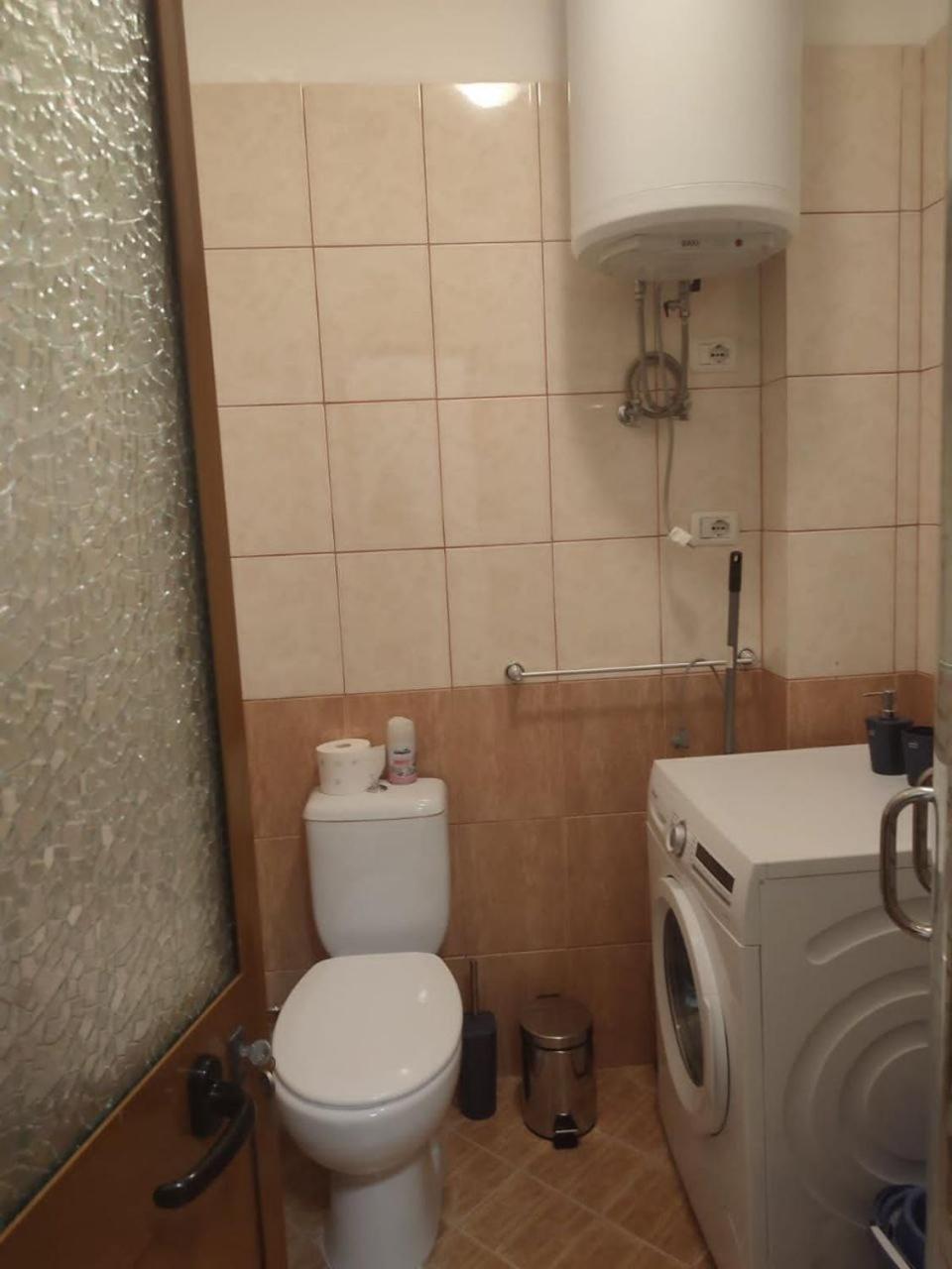Mali i Robit apartments