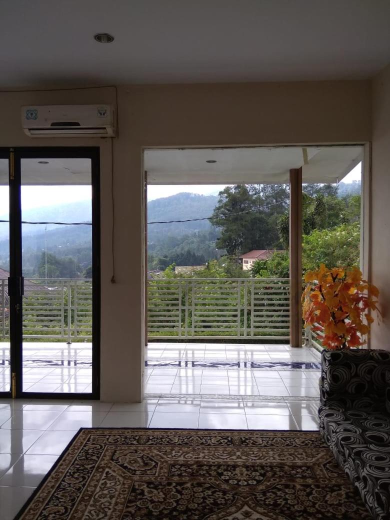 Galaxy Resort Villa Puncak Bogor view 3