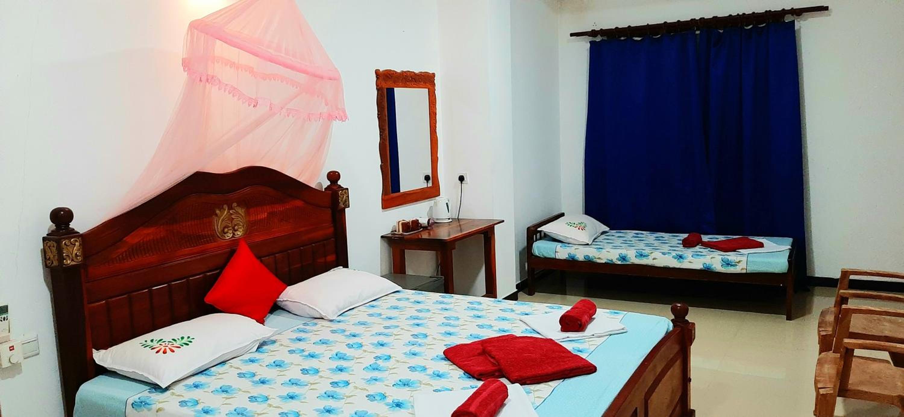 Dream Palace Family Guest House Mirissa , Beach 50m view 4