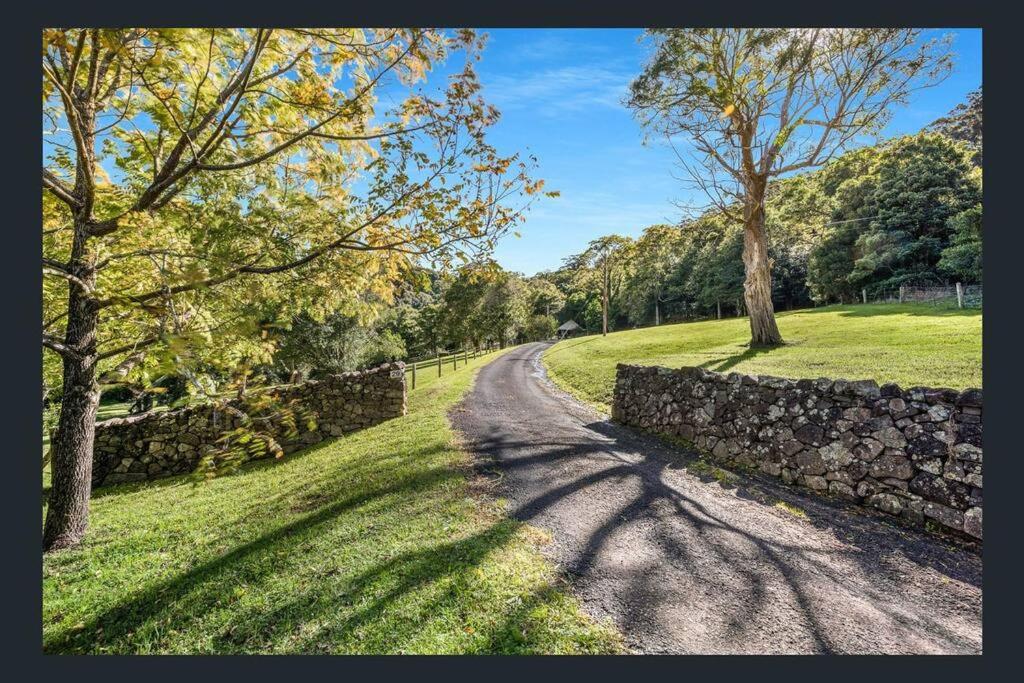 Hinterland Retreat on 30 acres - Sleeps 6