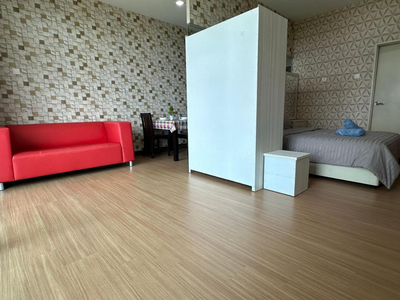 Plazio 1 Bedroom & Studio