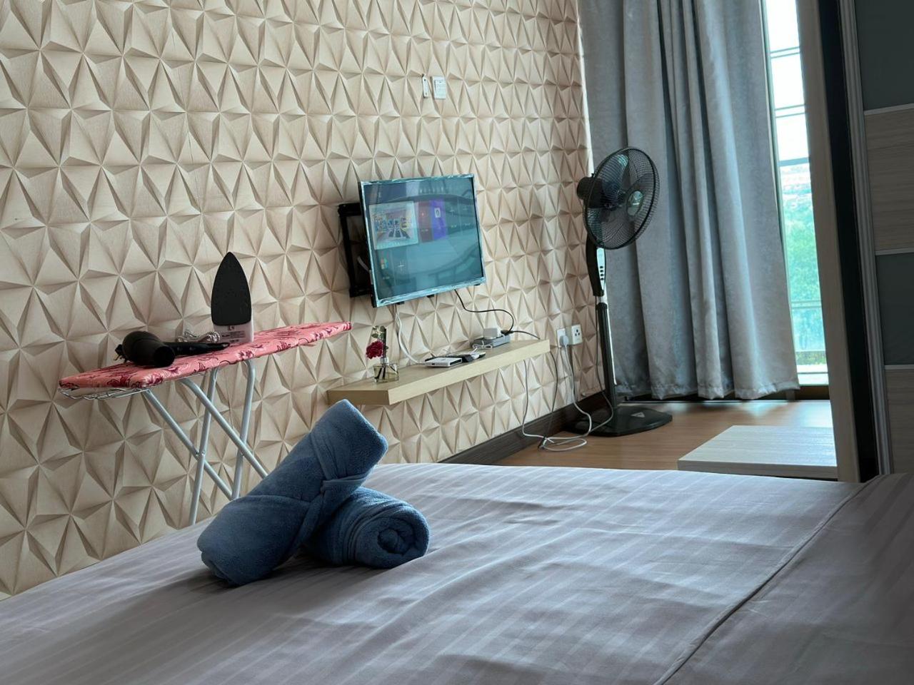 Plazio 1 Bedroom & Studio