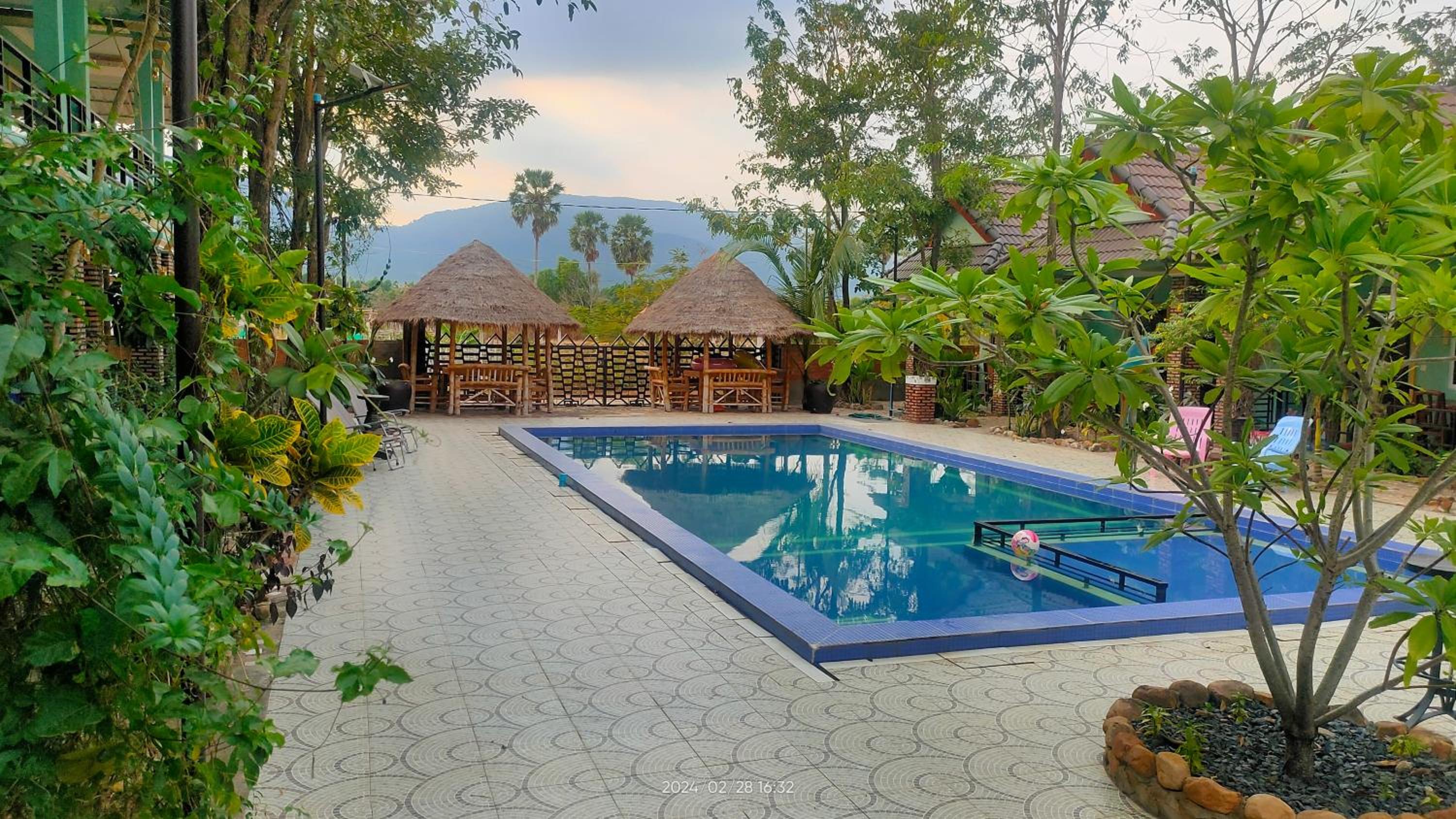 Mabuhay Guesthouse Kampot view 3